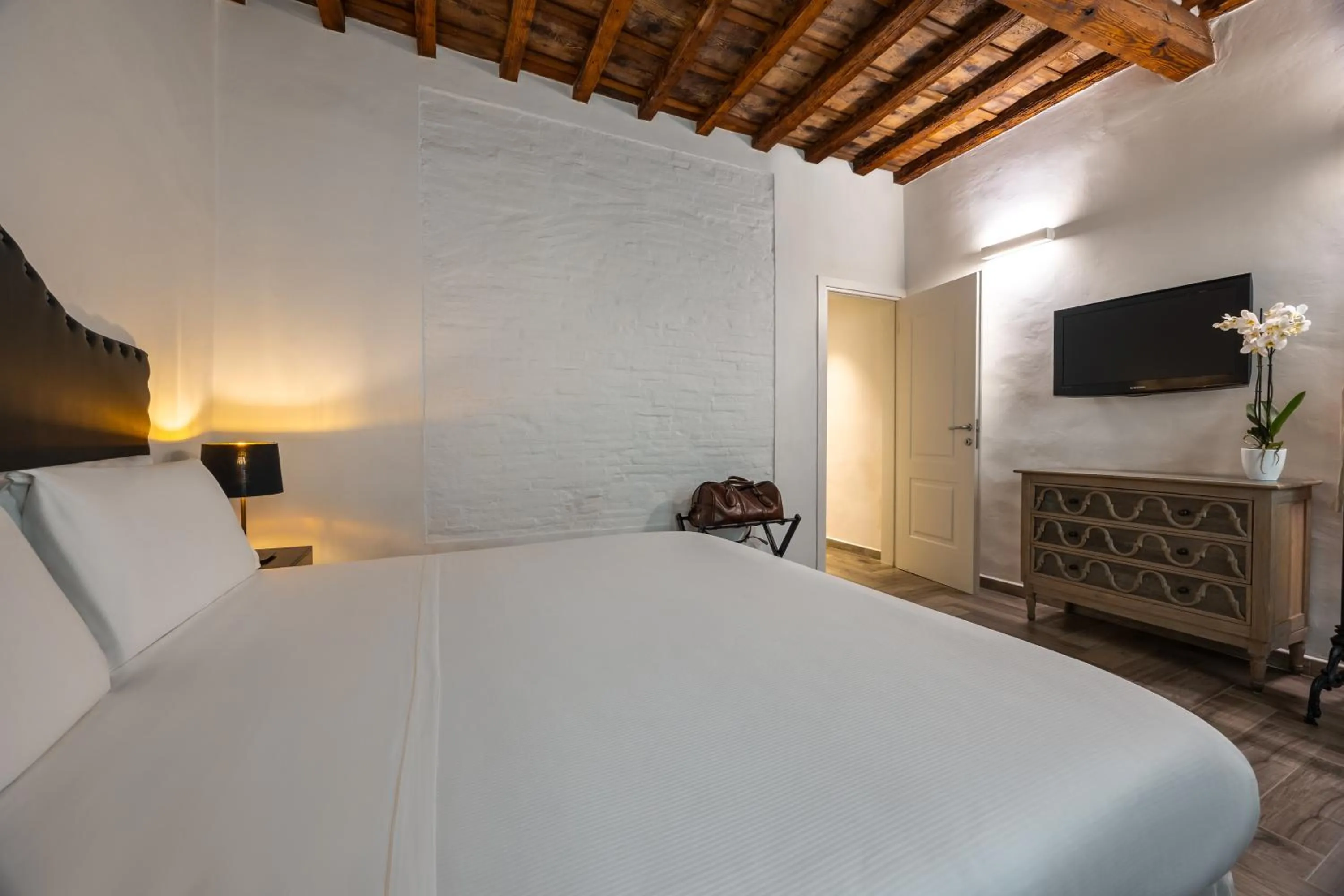 Bedroom, Bed in Globus Urban Hotel