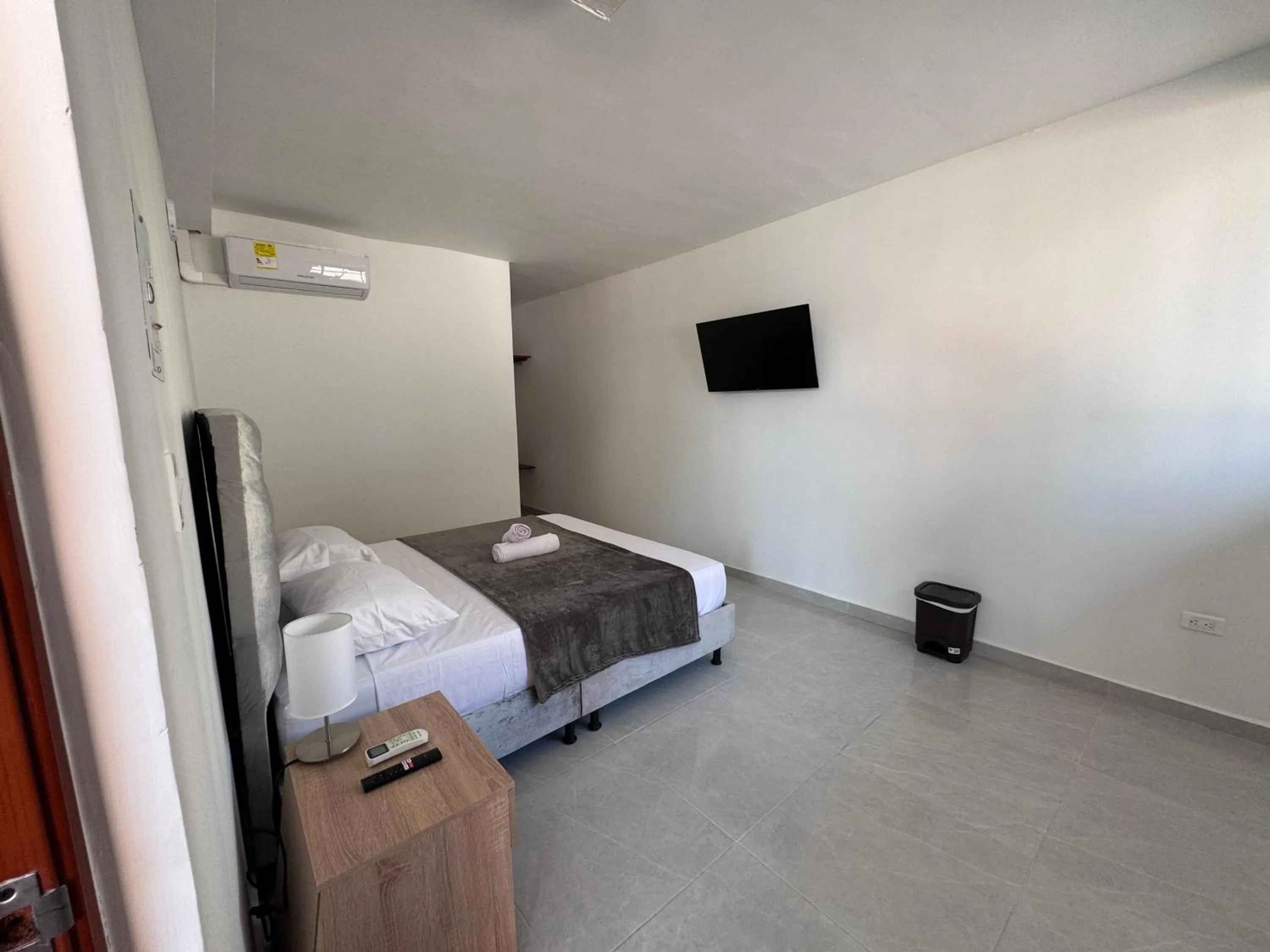Bed in Hotel Santorini