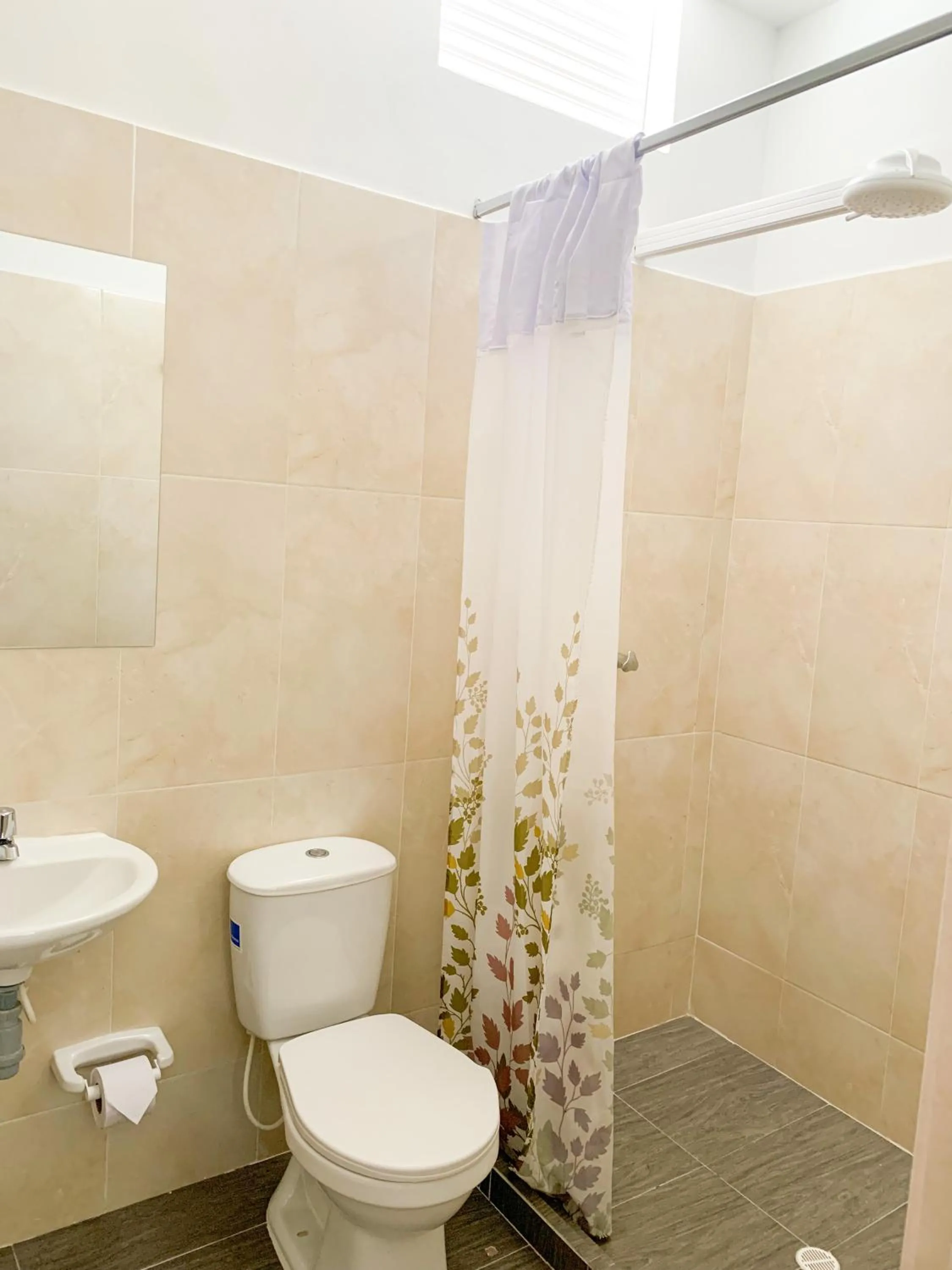 Shower in Hotel Santorini