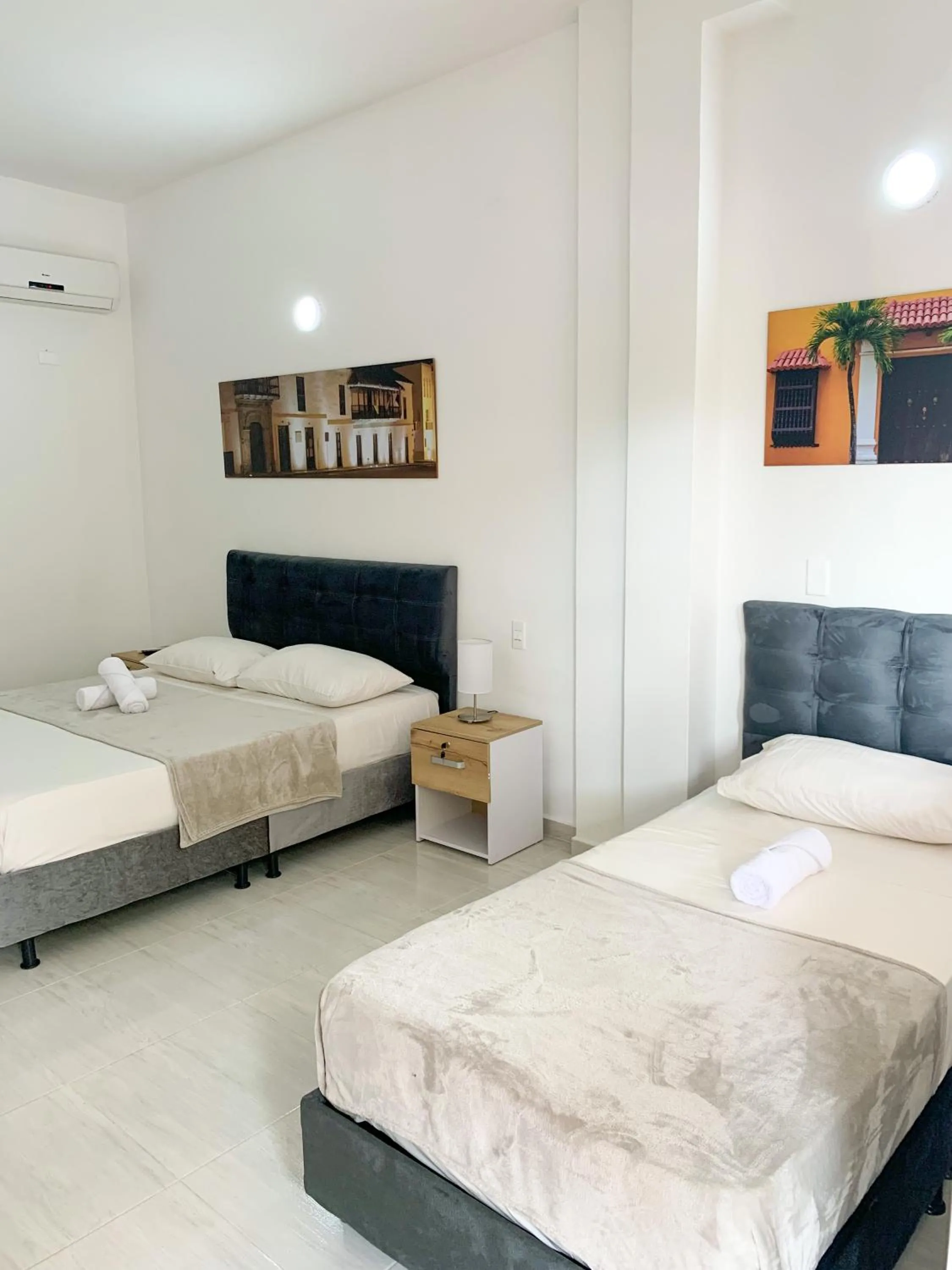 Bed in Hotel Santorini