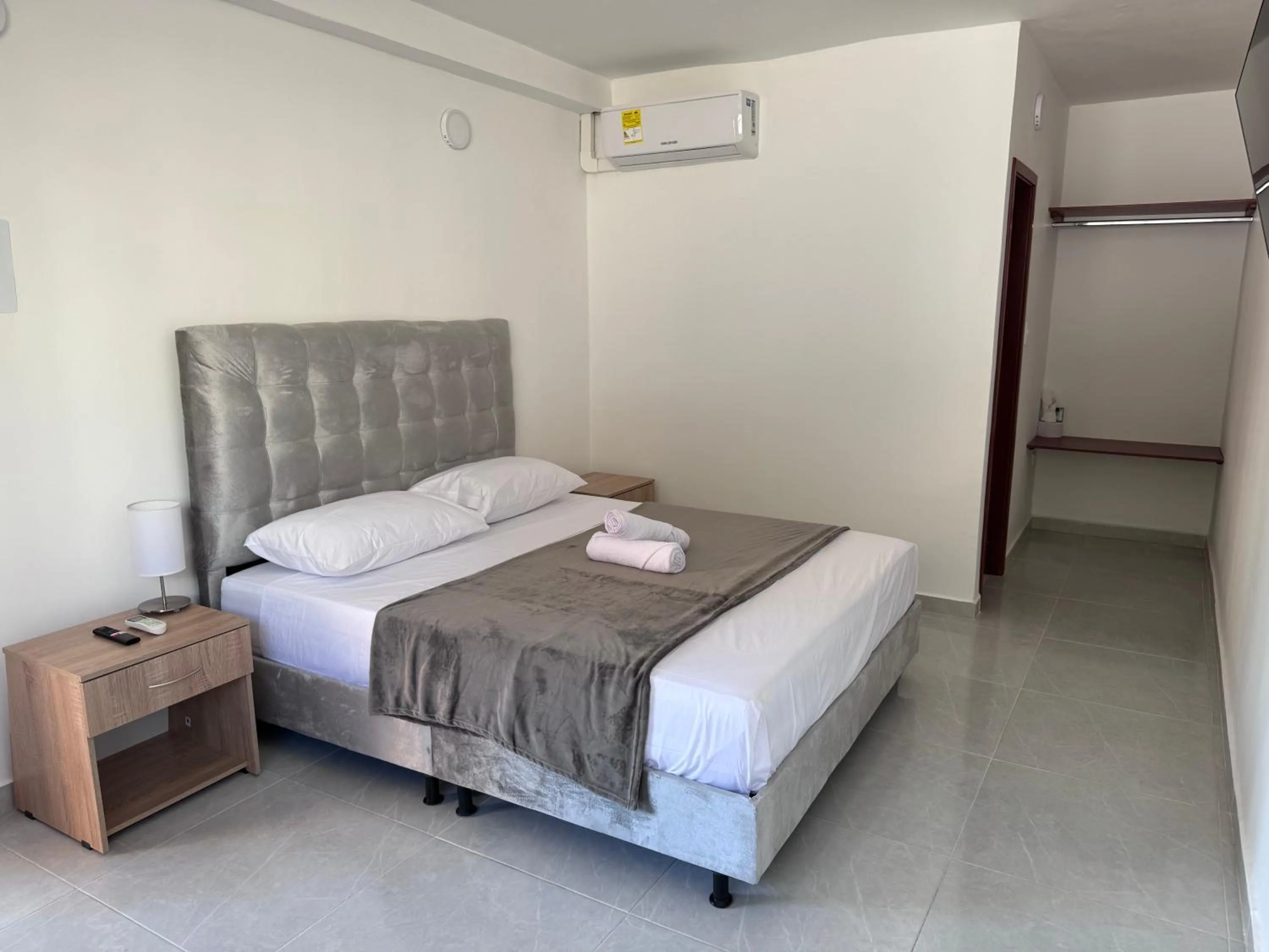 Bed in Hotel Santorini