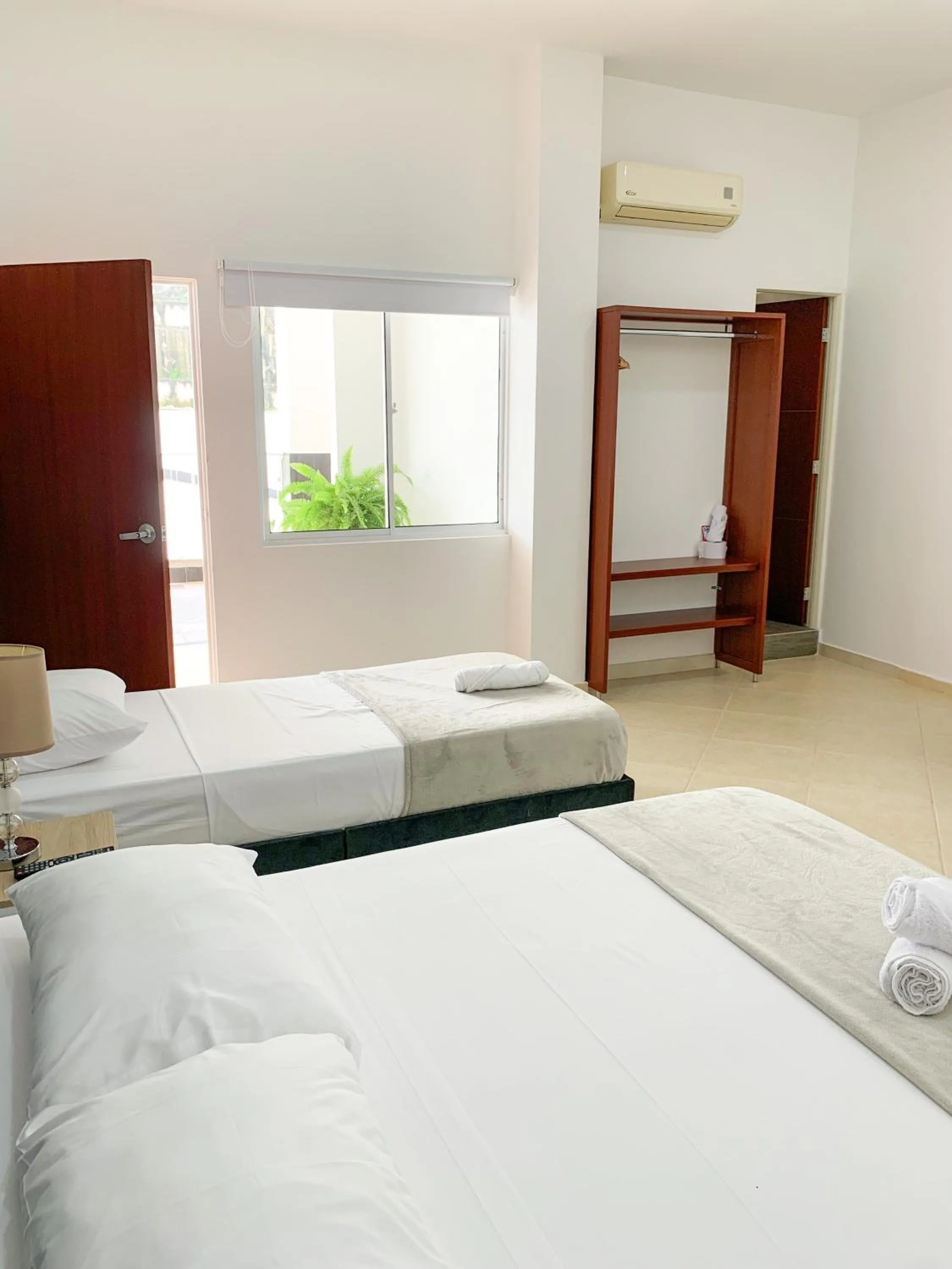 Bed in Hotel Santorini