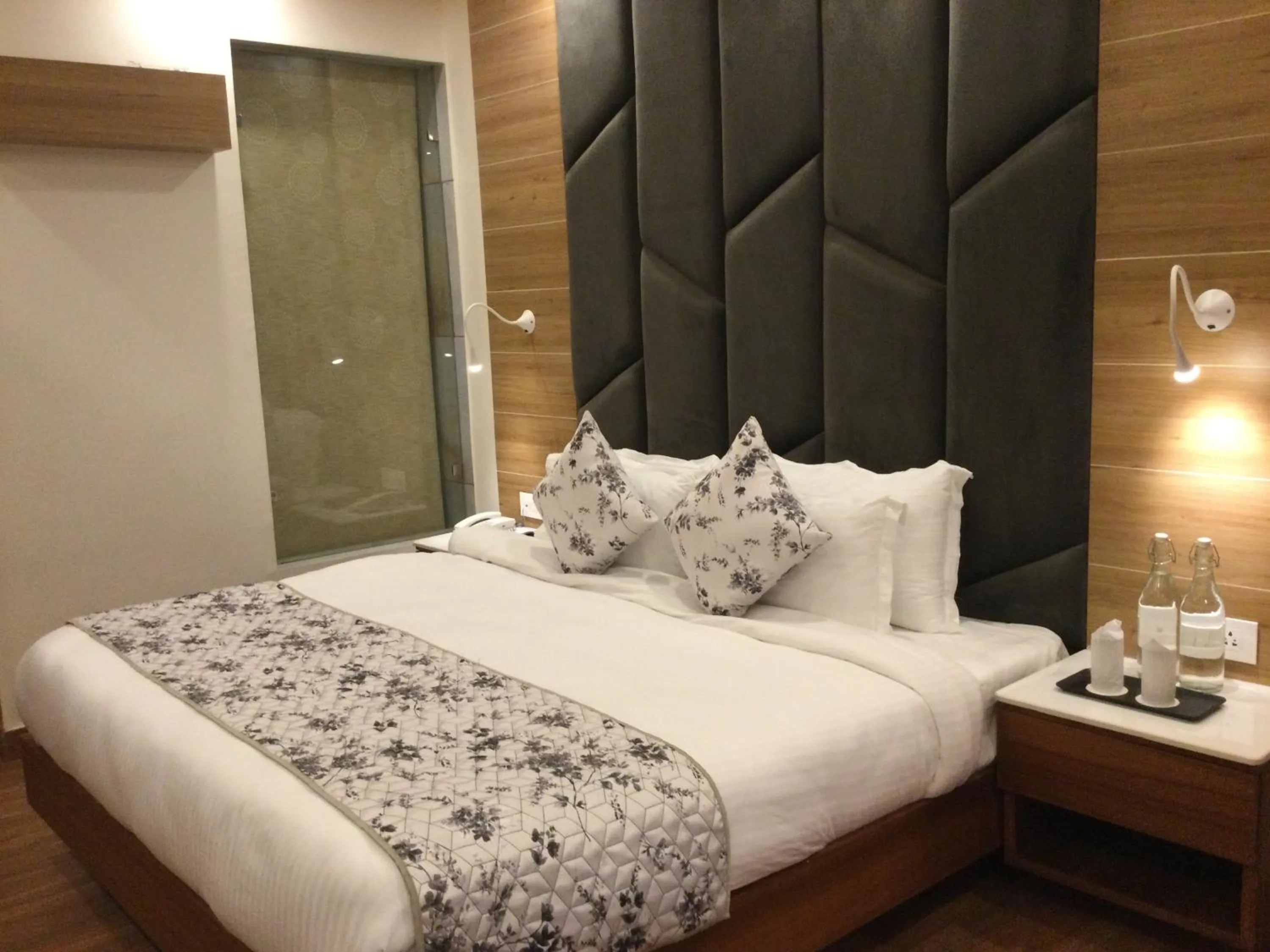 Bed in Anand Vardhan Resorts