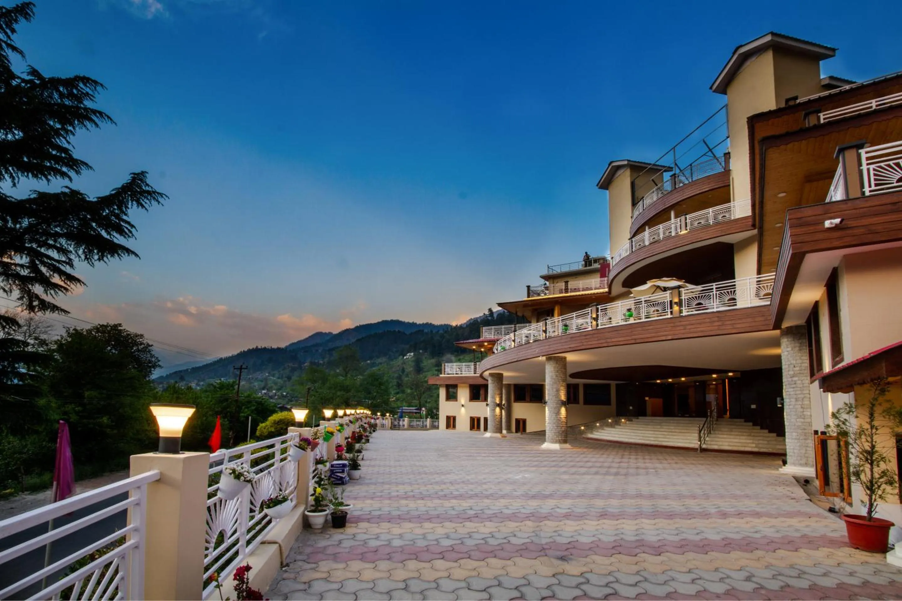 Facade/entrance in Anand Vardhan Resorts