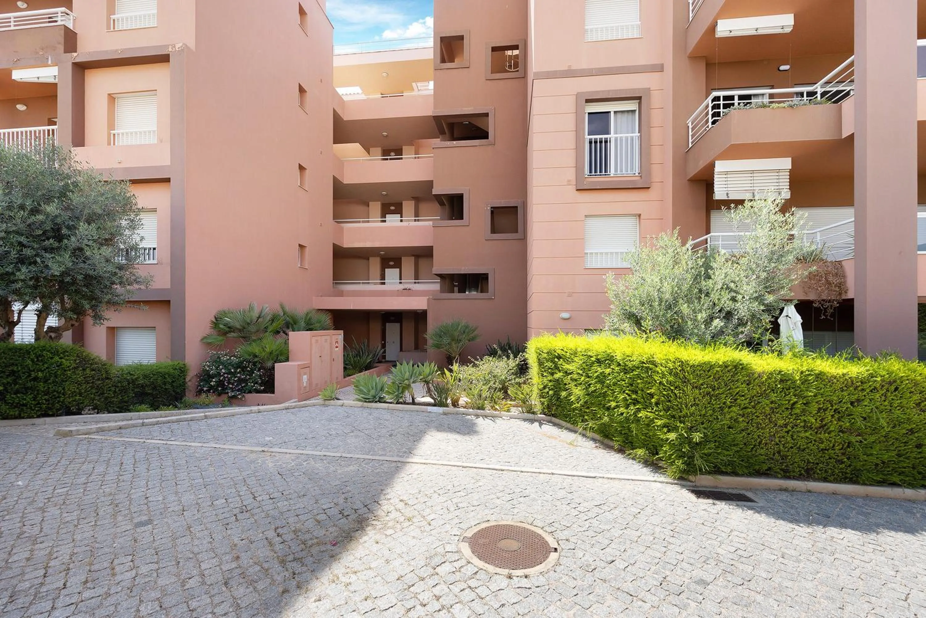Property building in Casa Minke