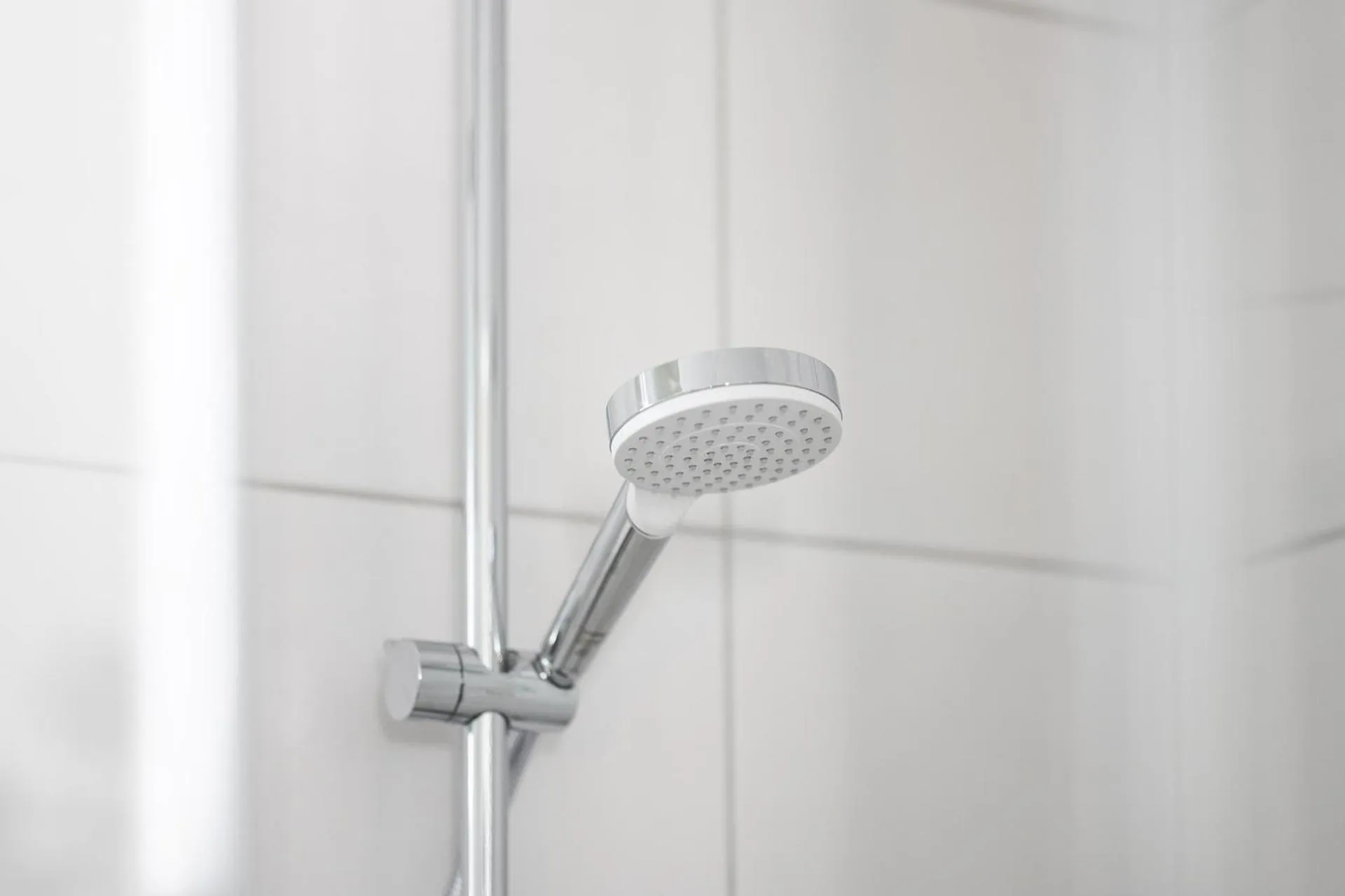 Shower in Snooze Apartments Alling