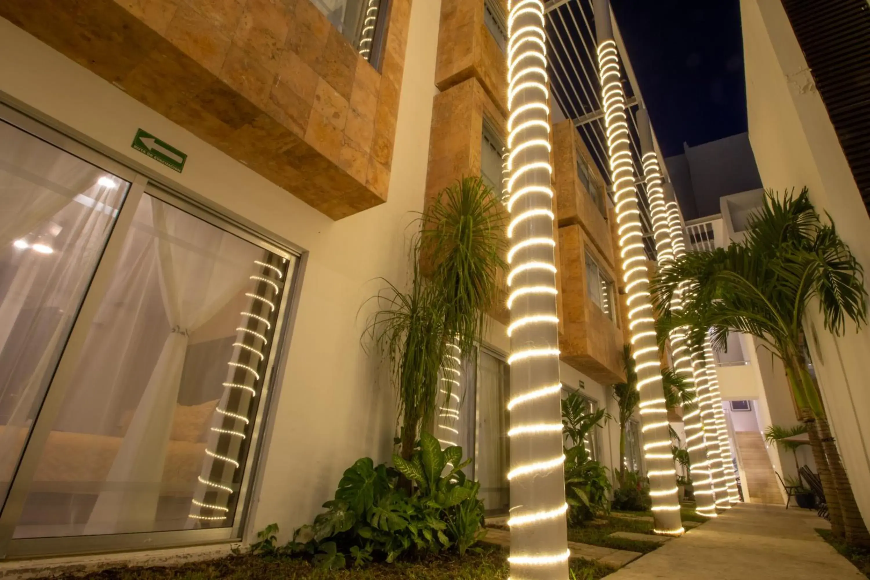 Property building in Hotel Villas Segovia Playa del Carmen Property building in Hotel Villas Segovia Playa del Carmen