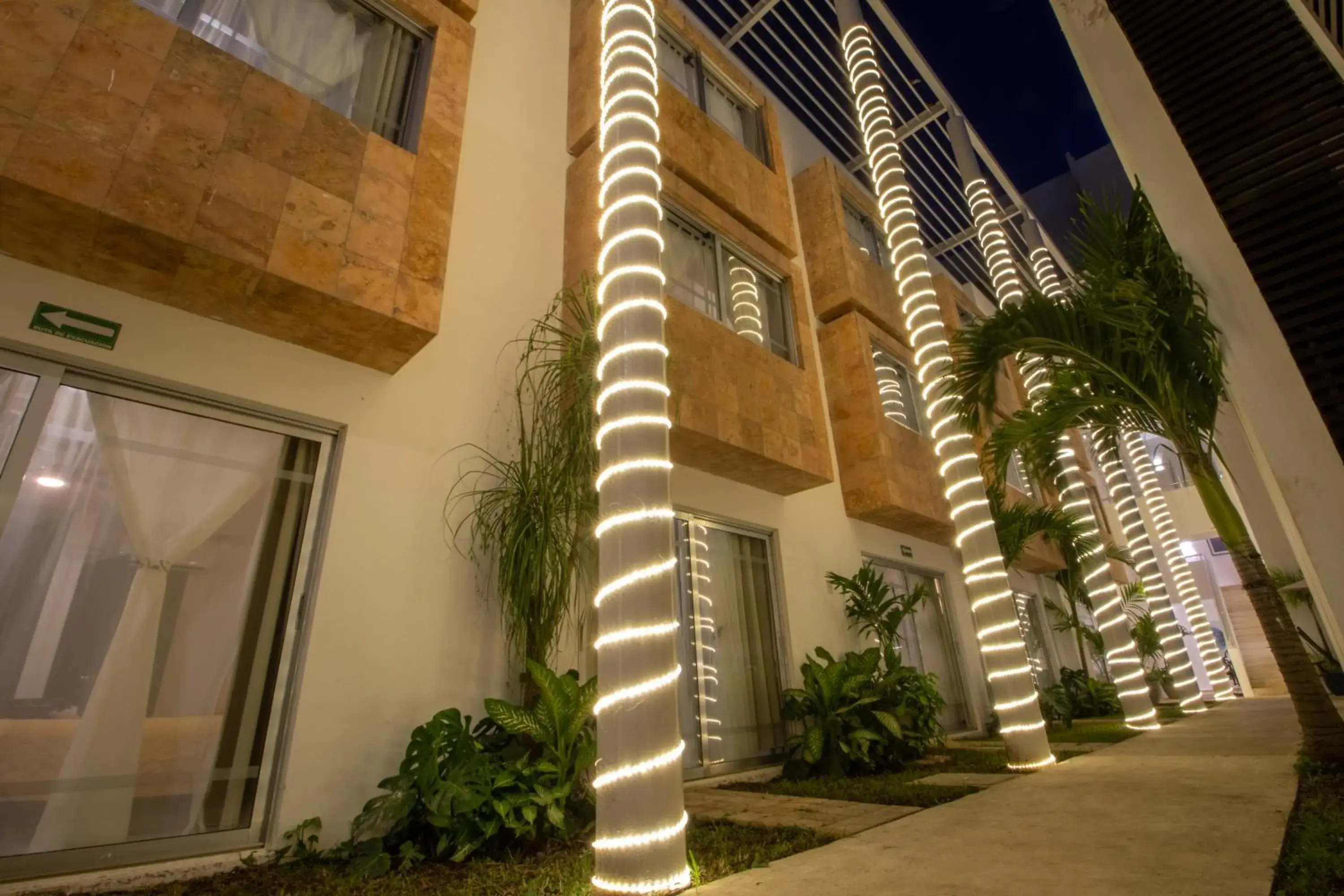 Property building in Hotel Villas Segovia Playa del Carmen Property building in Hotel Villas Segovia Playa del Carmen