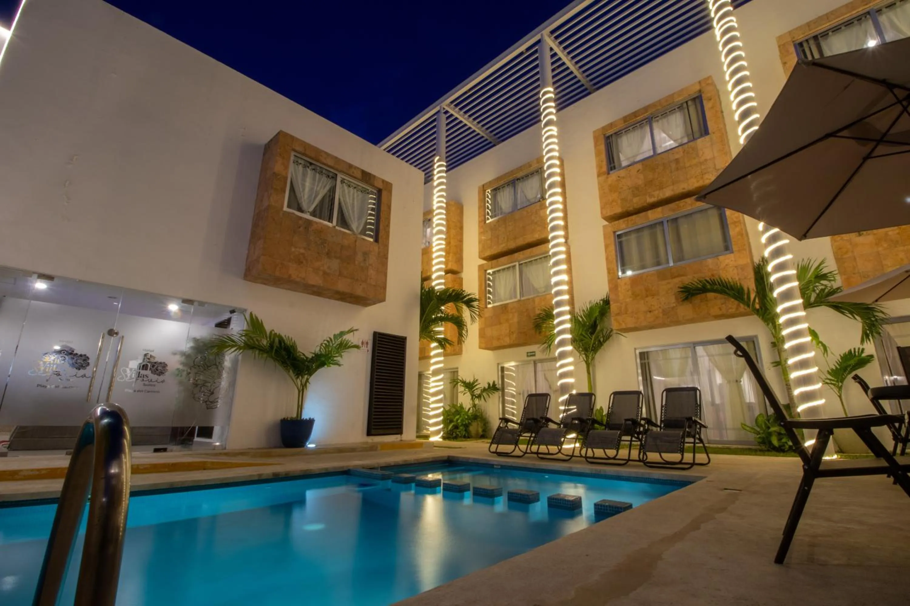 Swimming pool in Hotel Villas Segovia Playa del Carmen