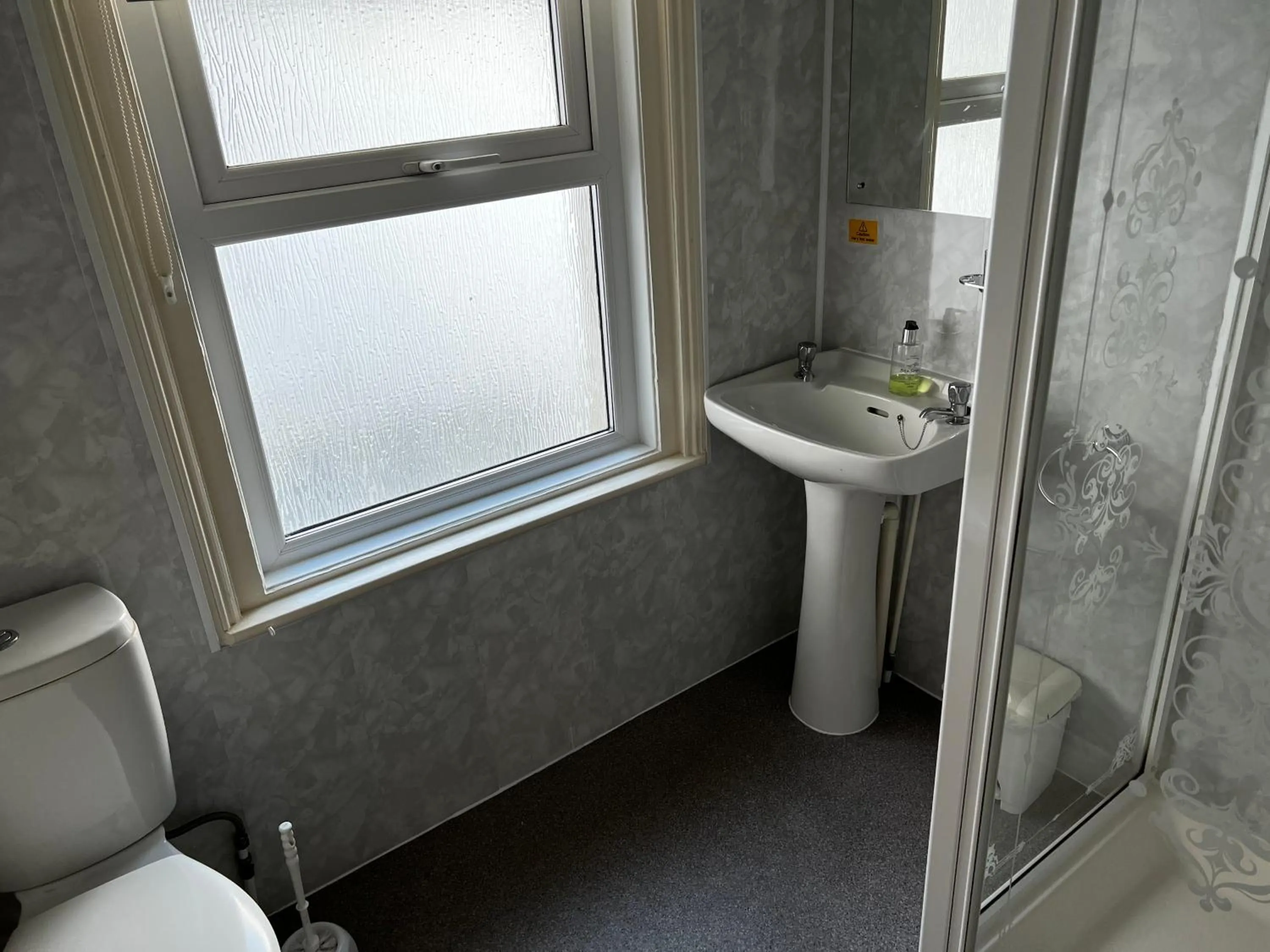 Bathroom in B&B Near the Sea