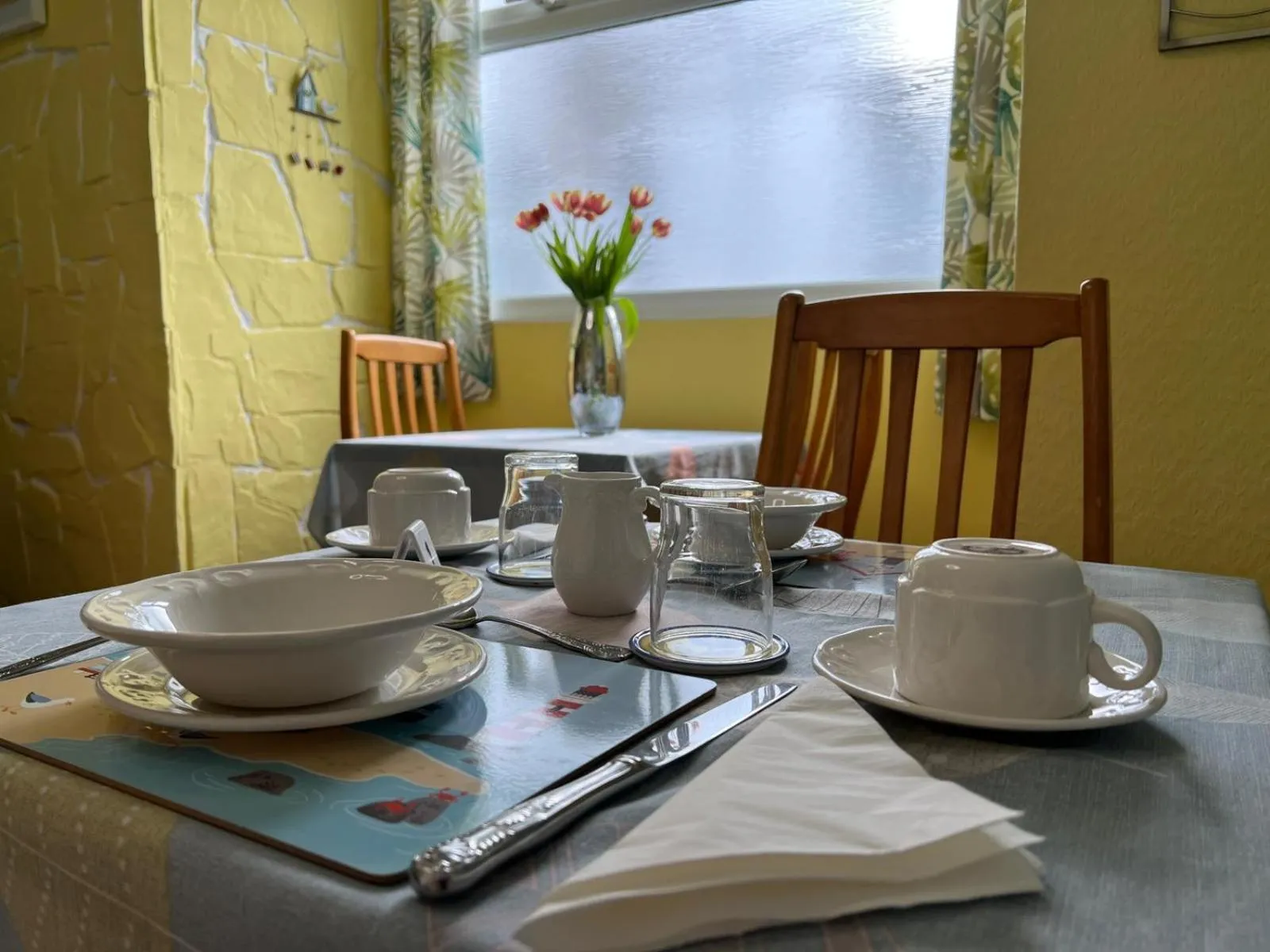 Dining area in B&B Near the Sea