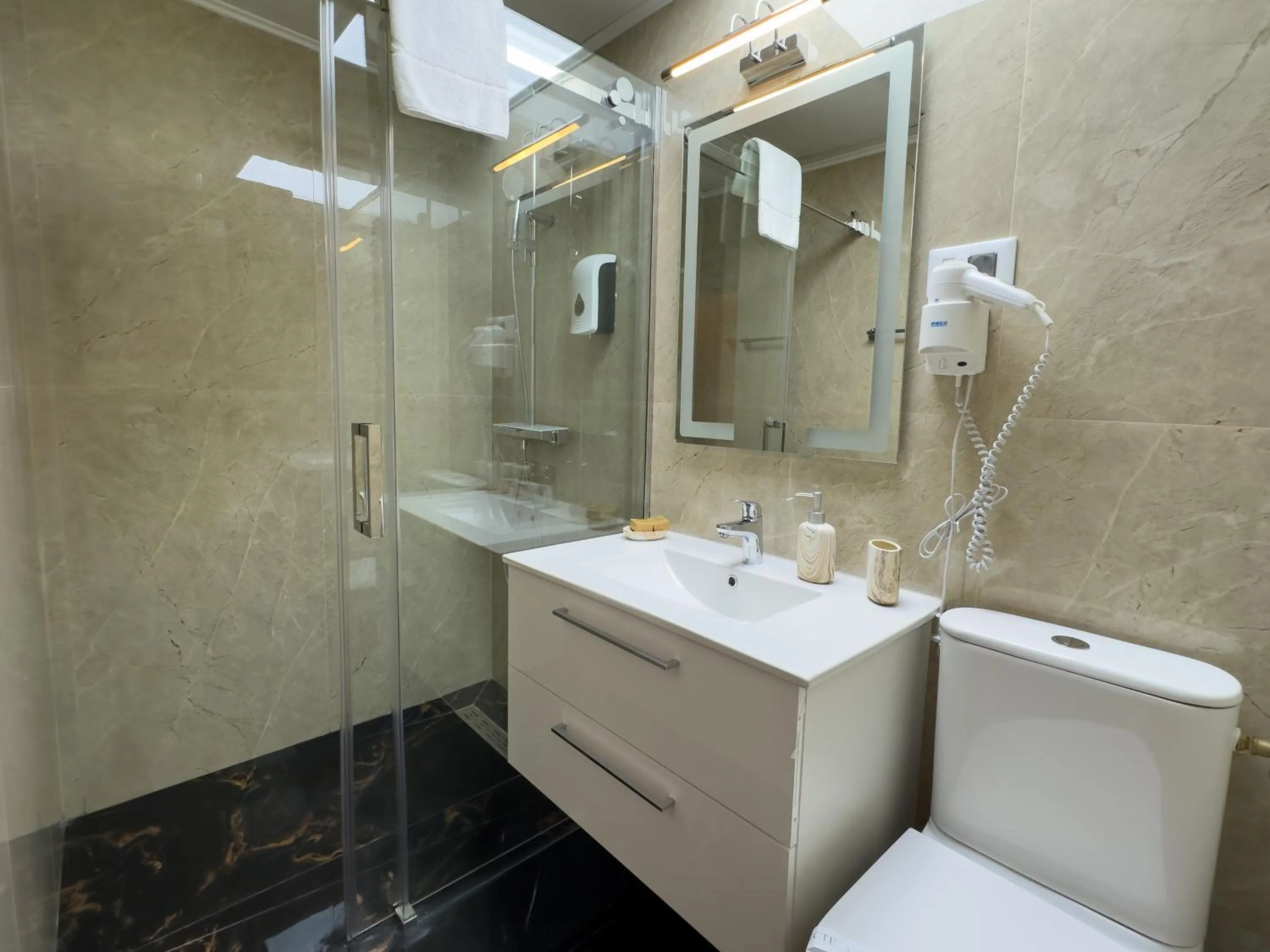 Lev Or Aparthotel
