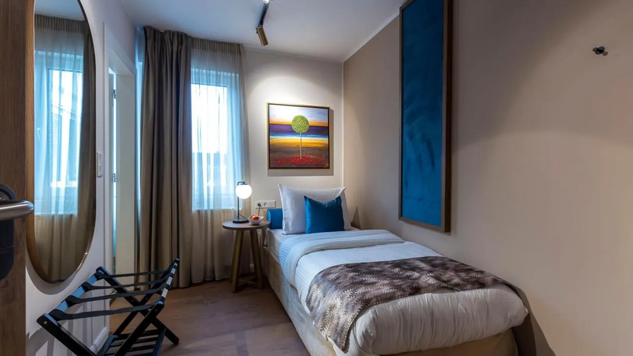 Bed in Delphi Hotel & Restaurant