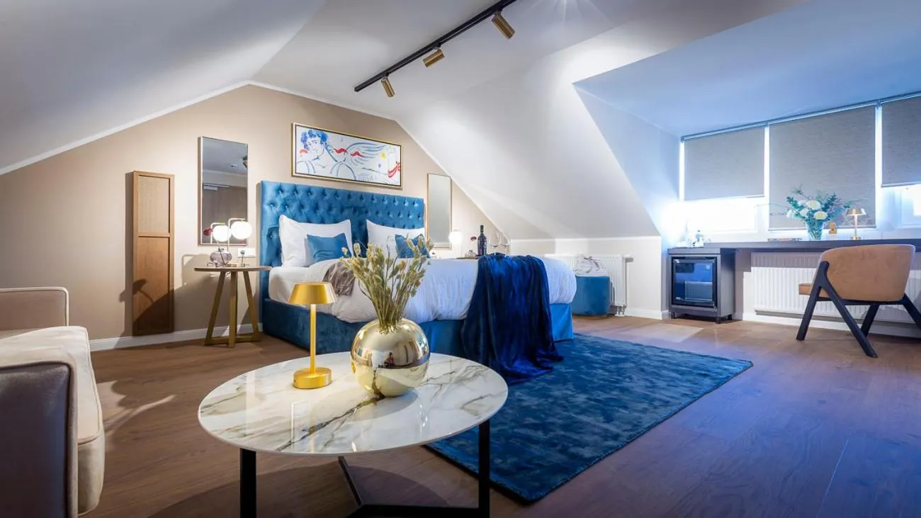 Delphi Hotel & Restaurant