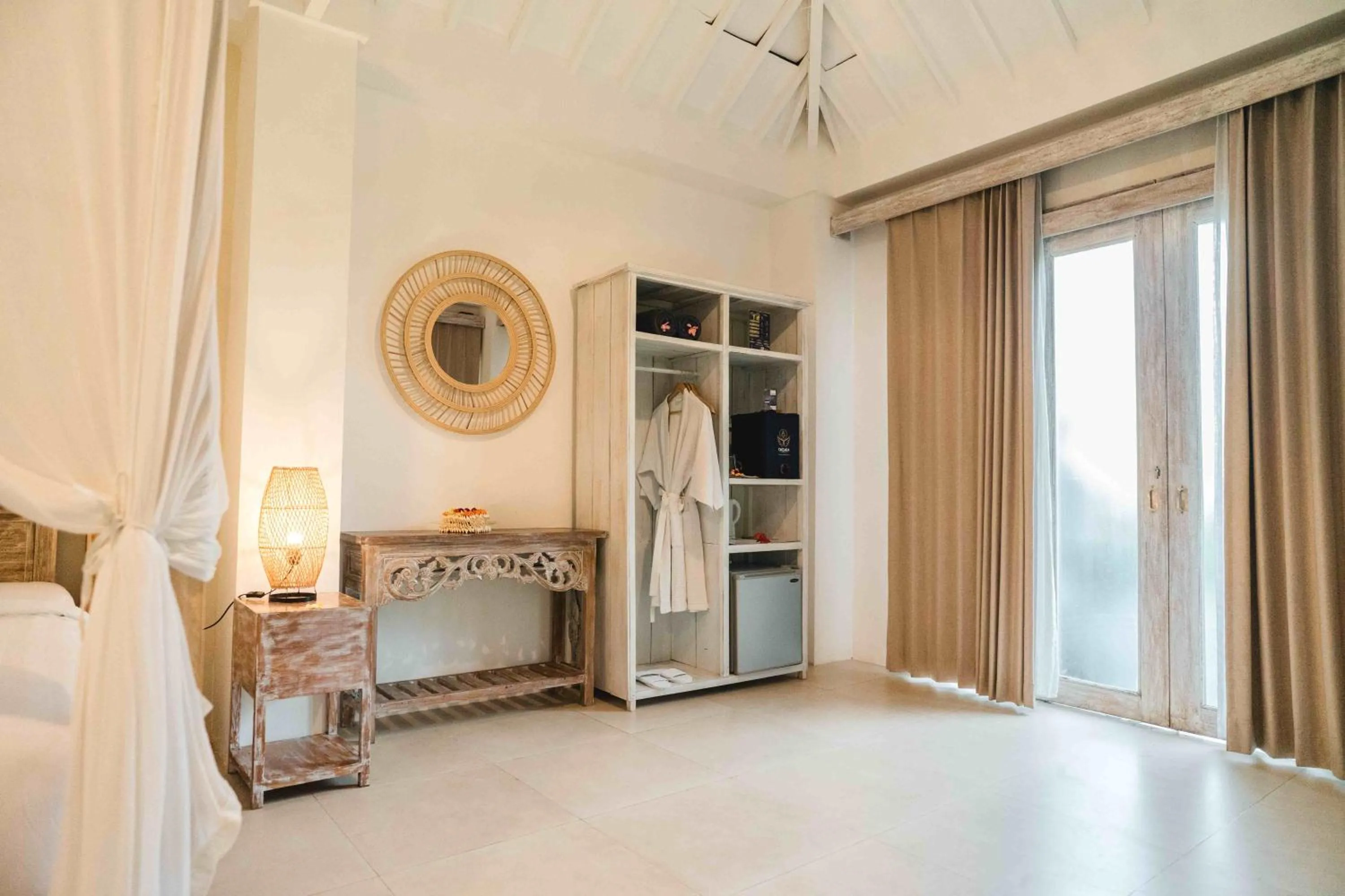 Living room, Bed in Hot Stone Club Ubud