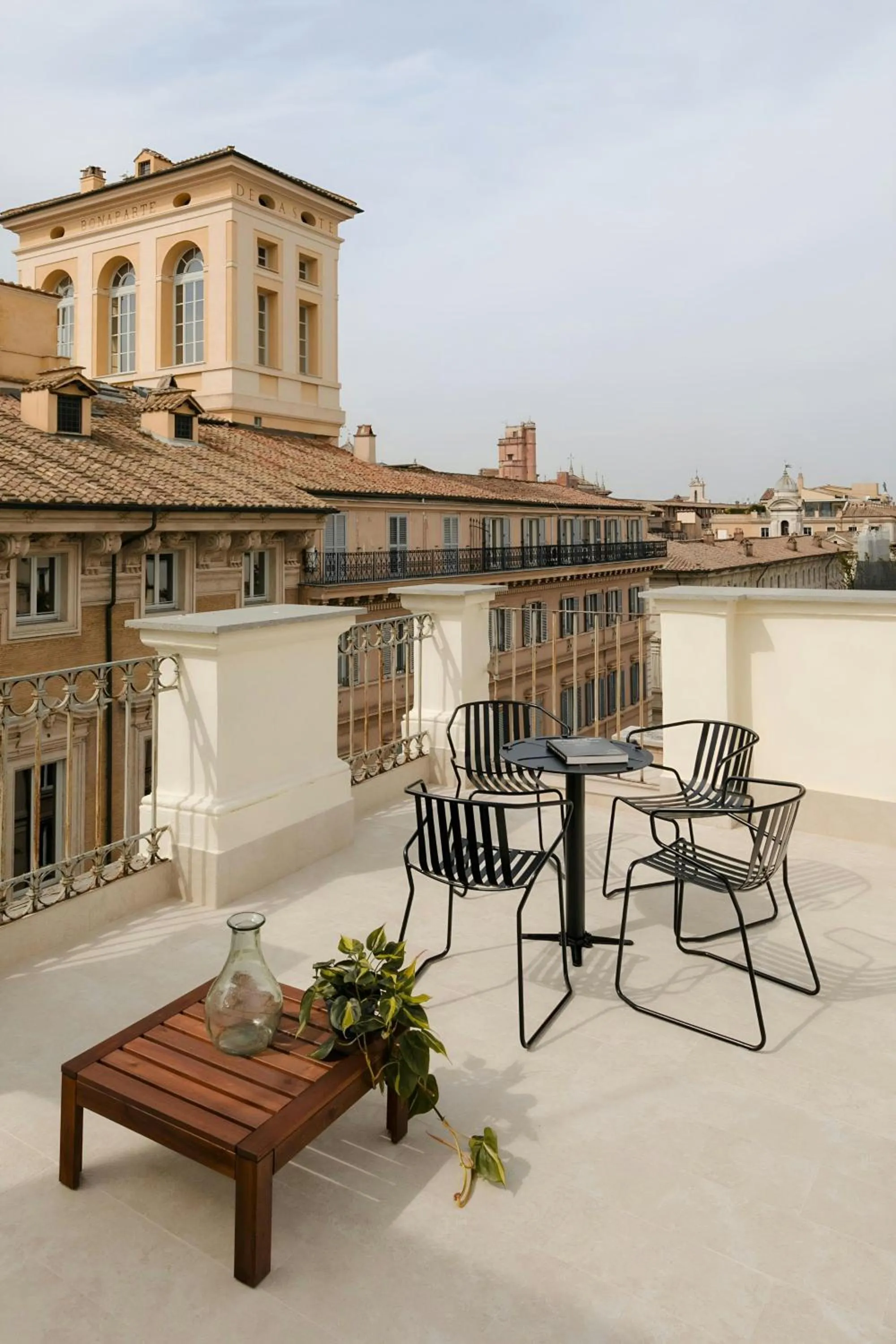 Photo of the whole room in Sonder by Marriott Bonvoy Piazza Venezia Apartments