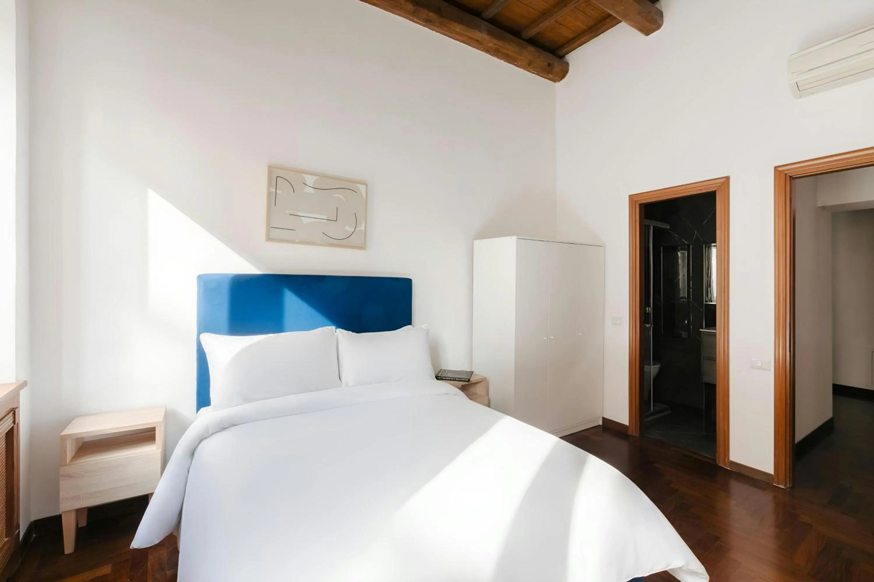 Bedroom, Bed in Sonder by Marriott Bonvoy Piazza Venezia Apartments