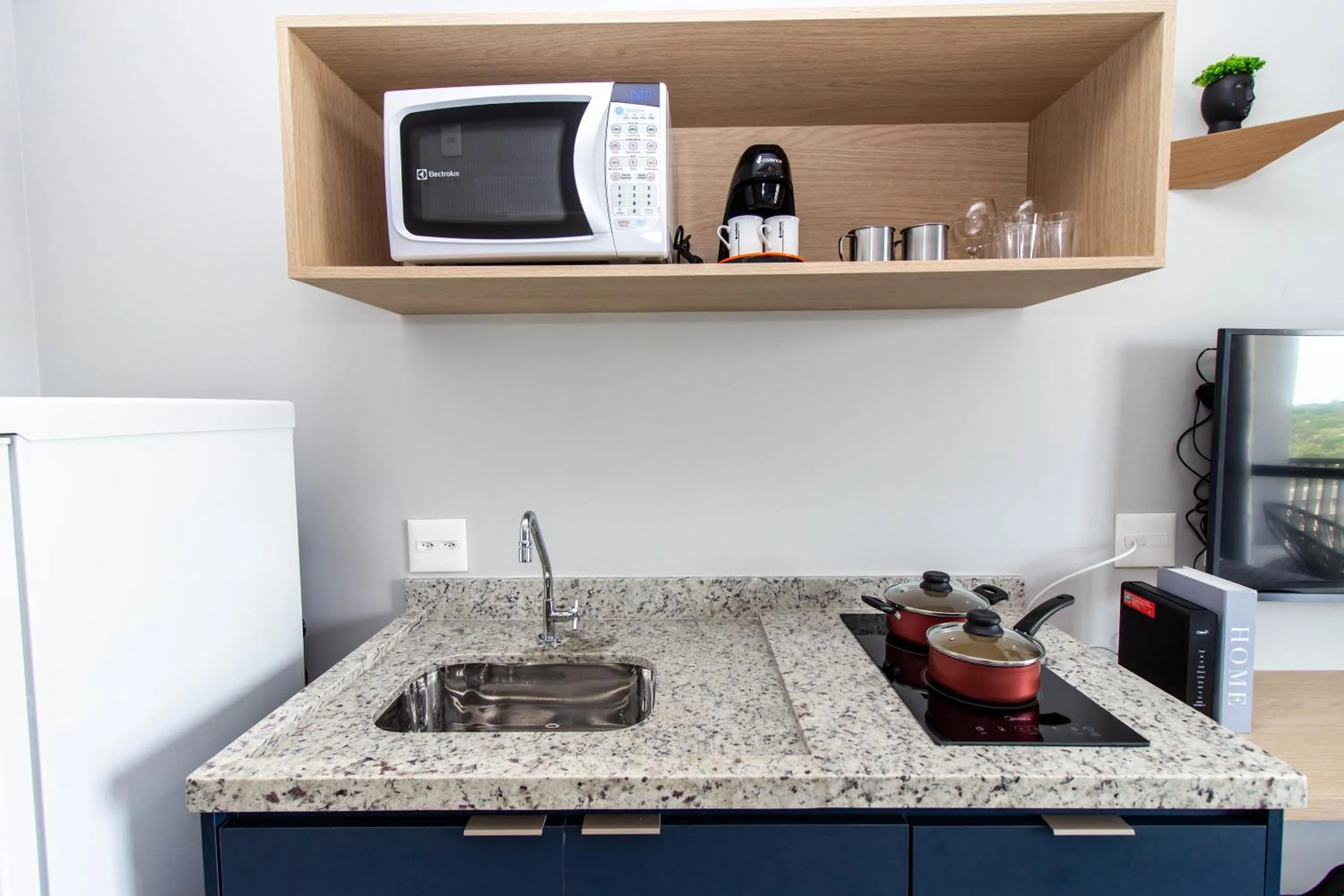 Kitchen or kitchenette in 360 Brooklin