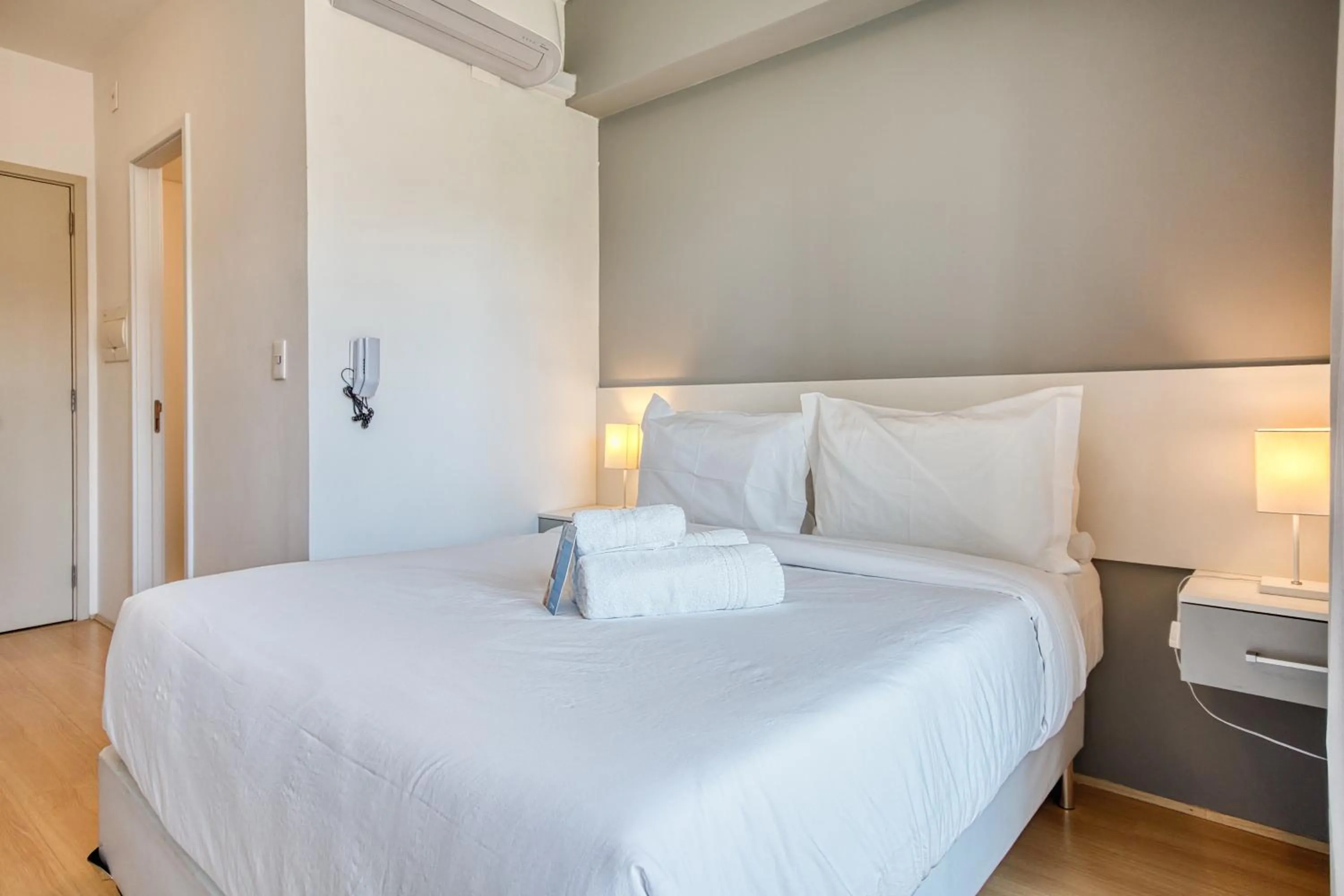 Bed in 360 Brooklin