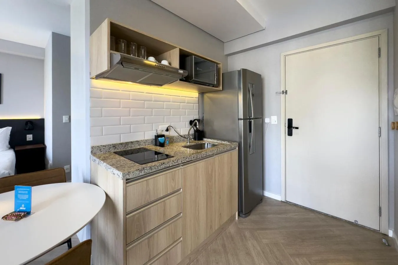 Kitchen or kitchenette in 360 Brooklin