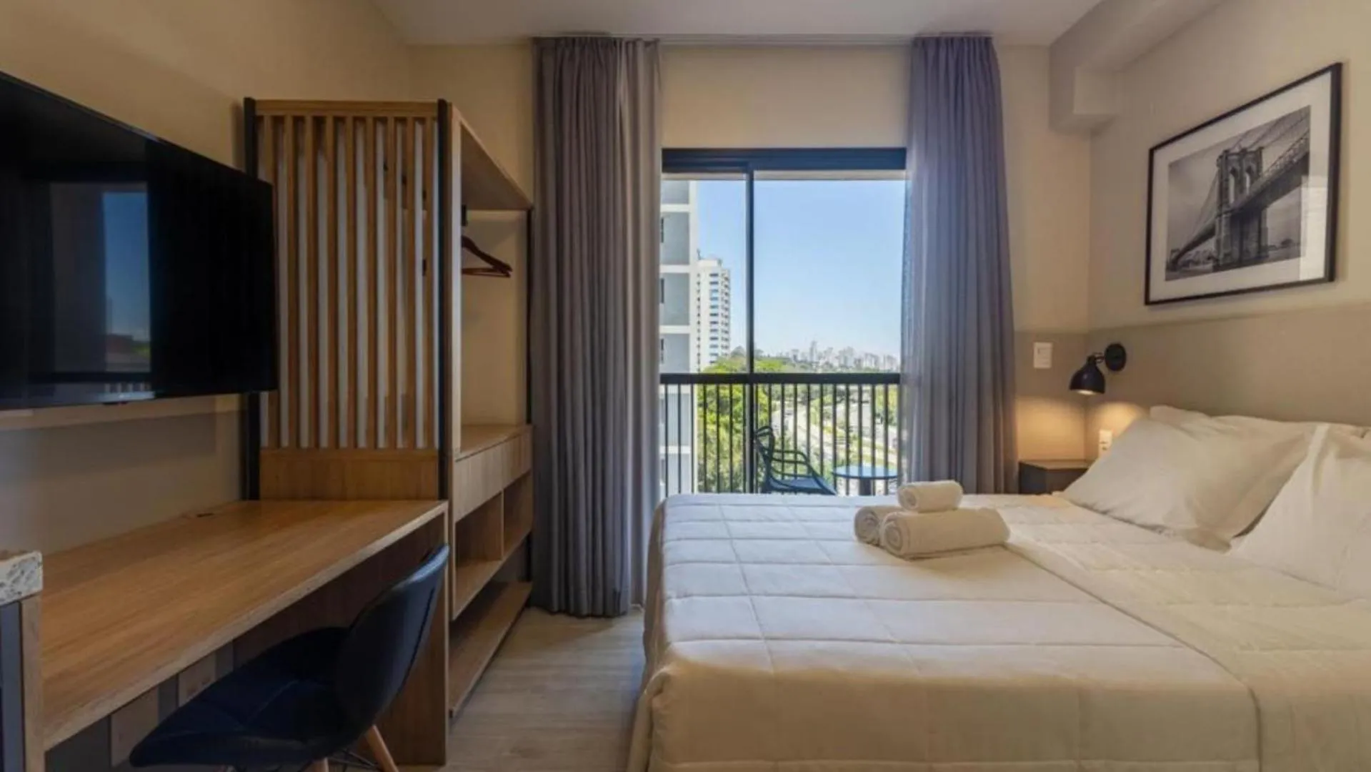 Bed in 360 Brooklin