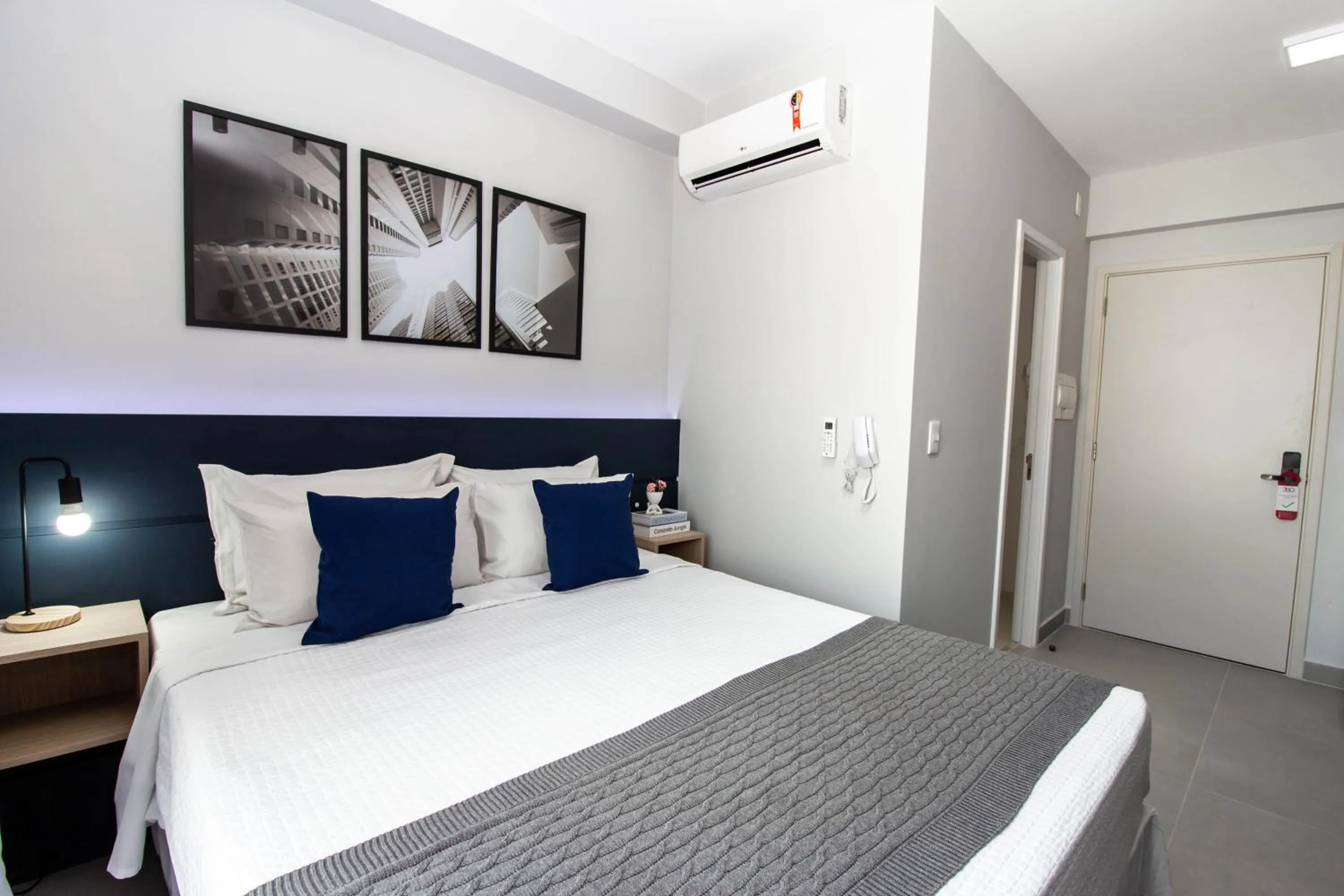 Bedroom, Bed in 360 Brooklin