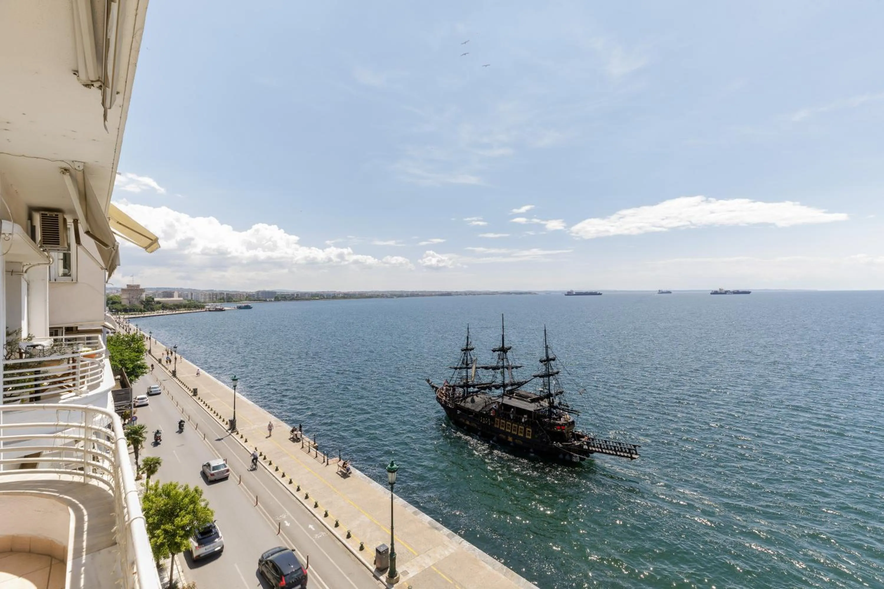 Day in Infinity & Beyond by halu! - Seafront apartments