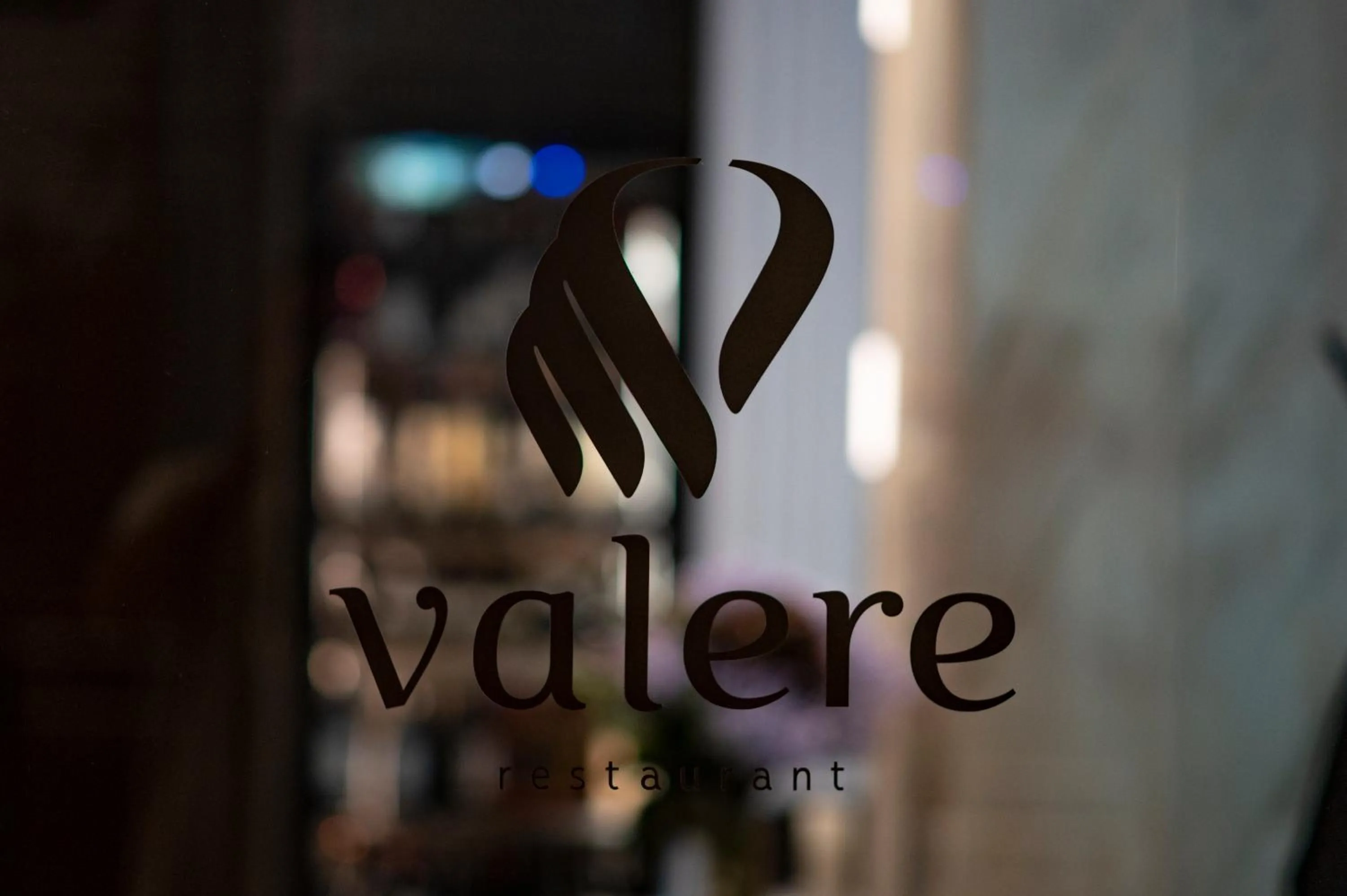 Restaurant/places to eat in VIZUALIZA Residence Hotel