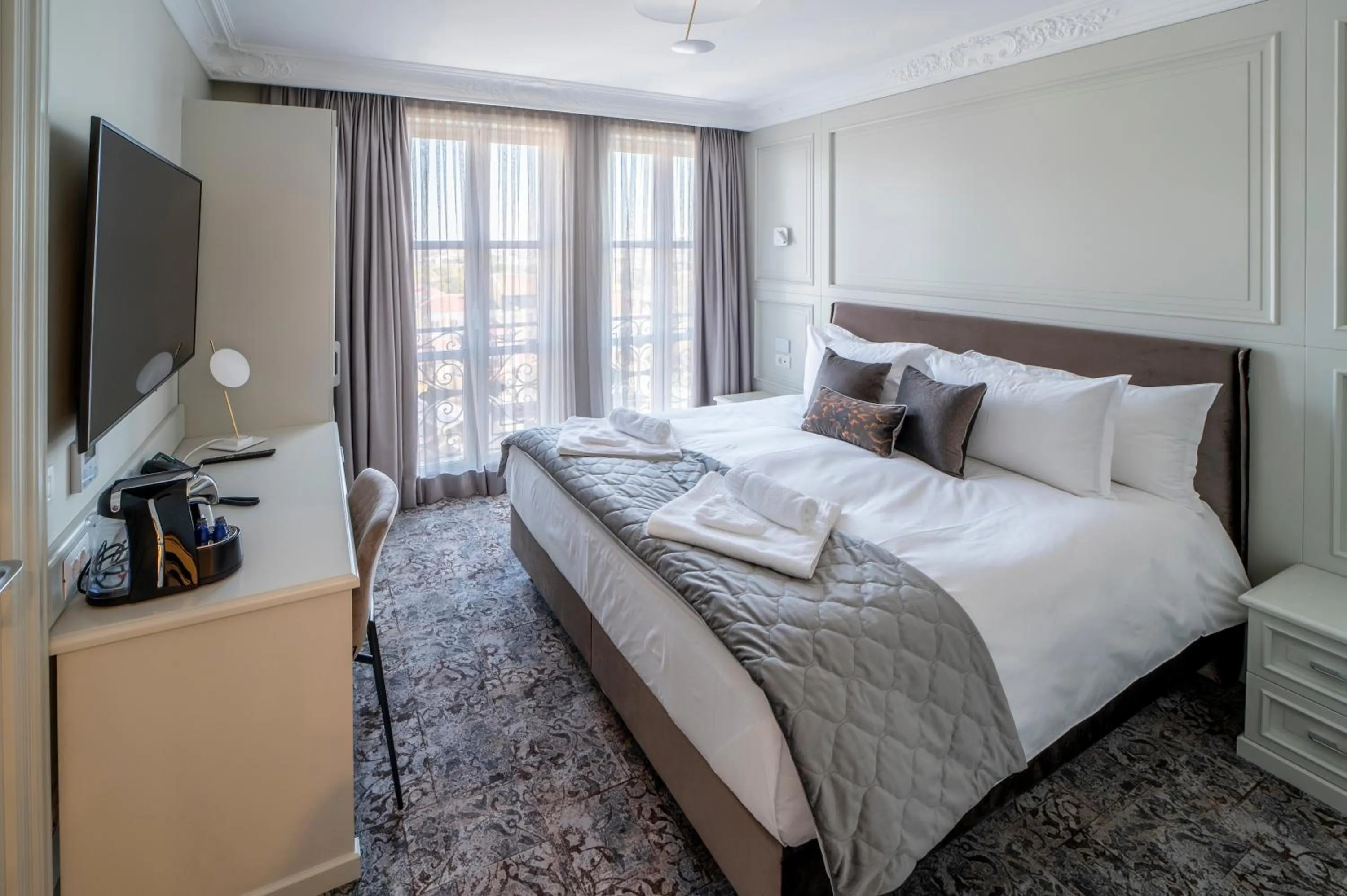 Bed in VIZUALIZA Residence Hotel