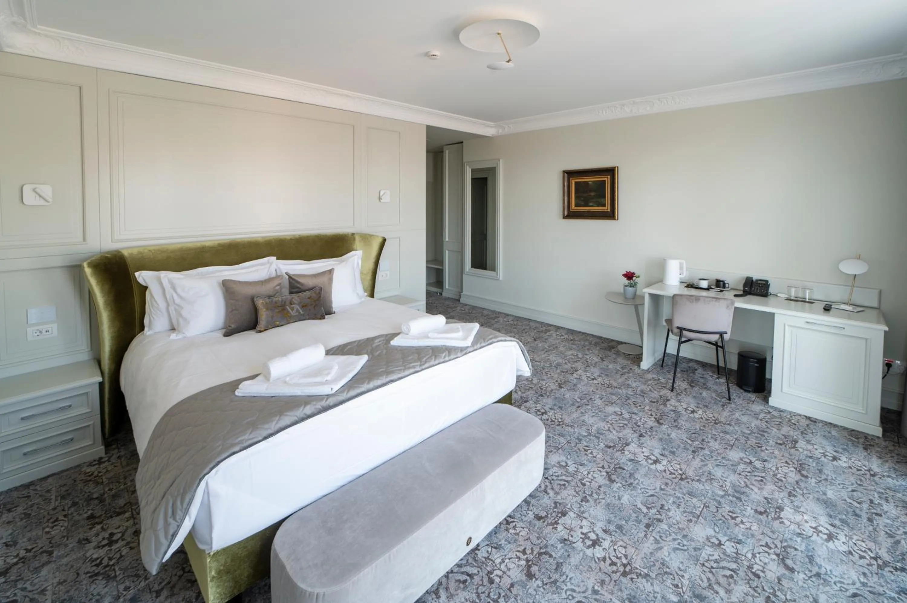 Bed in VIZUALIZA Residence Hotel