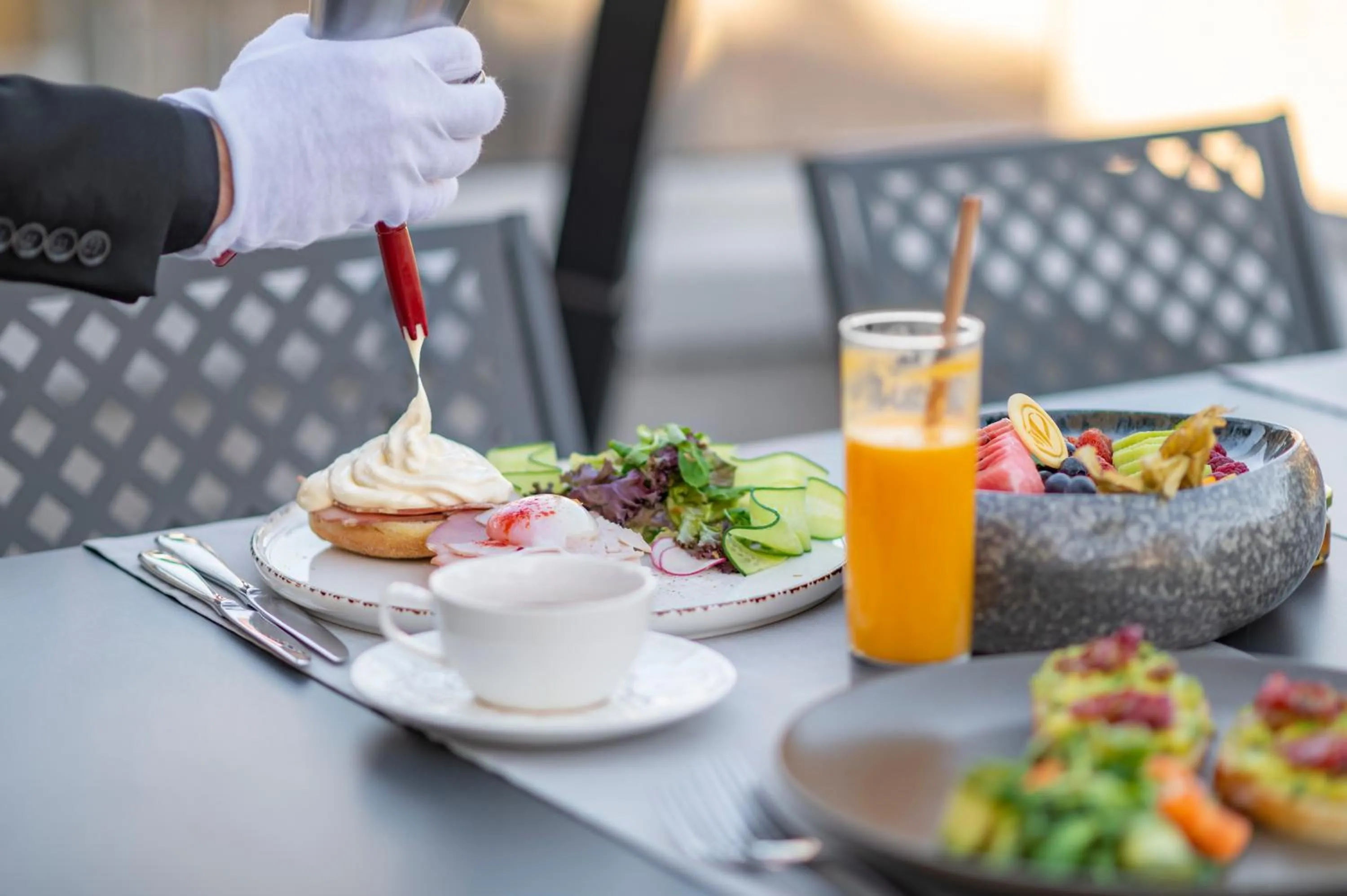 Restaurant/places to eat in VIZUALIZA Residence Hotel