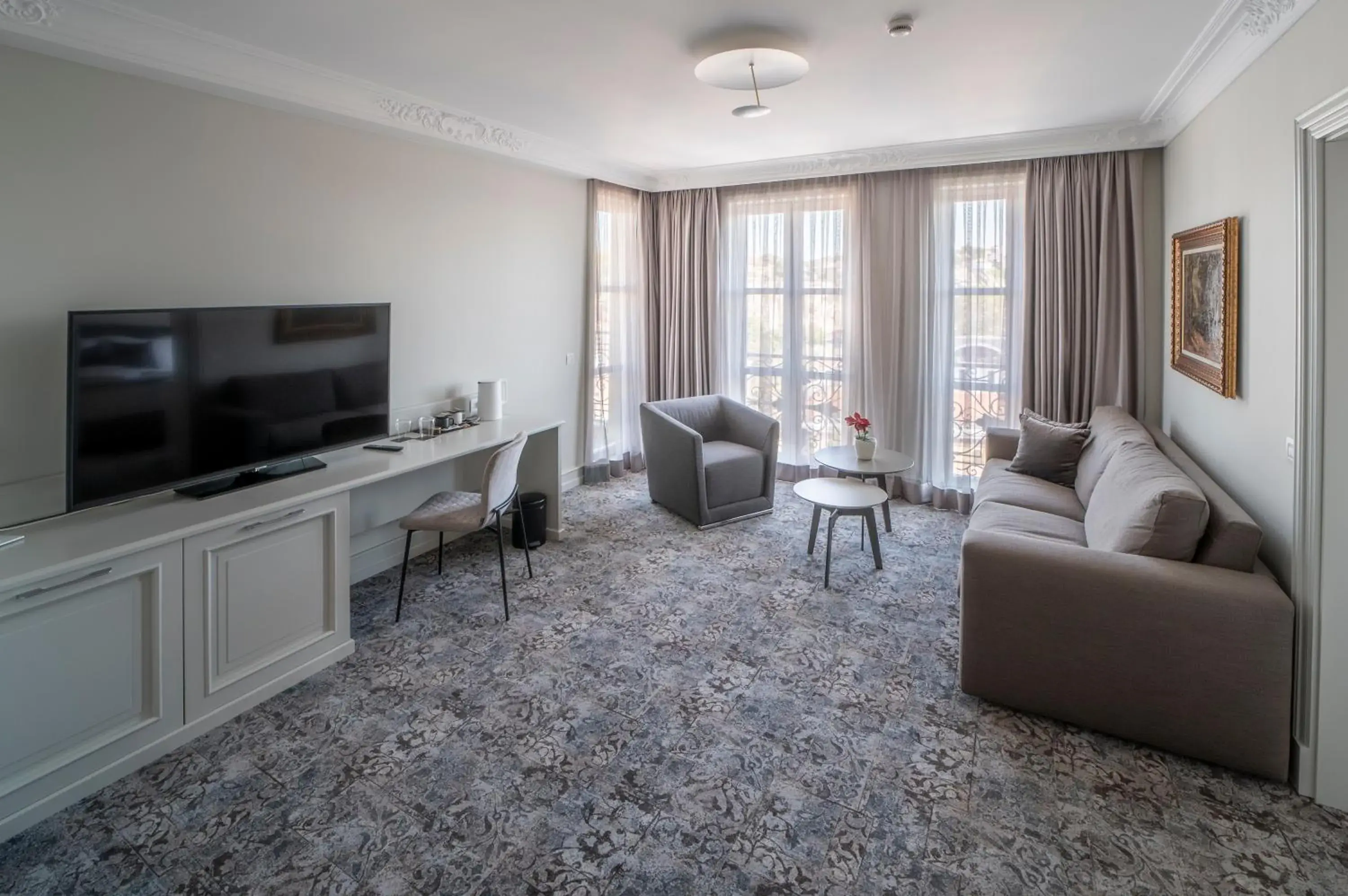 One-Bedroom Apartment in VIZUALIZA Residence Hotel by HMG One-Bedroom Apartment in VIZUALIZA Residence Hotel by HMG