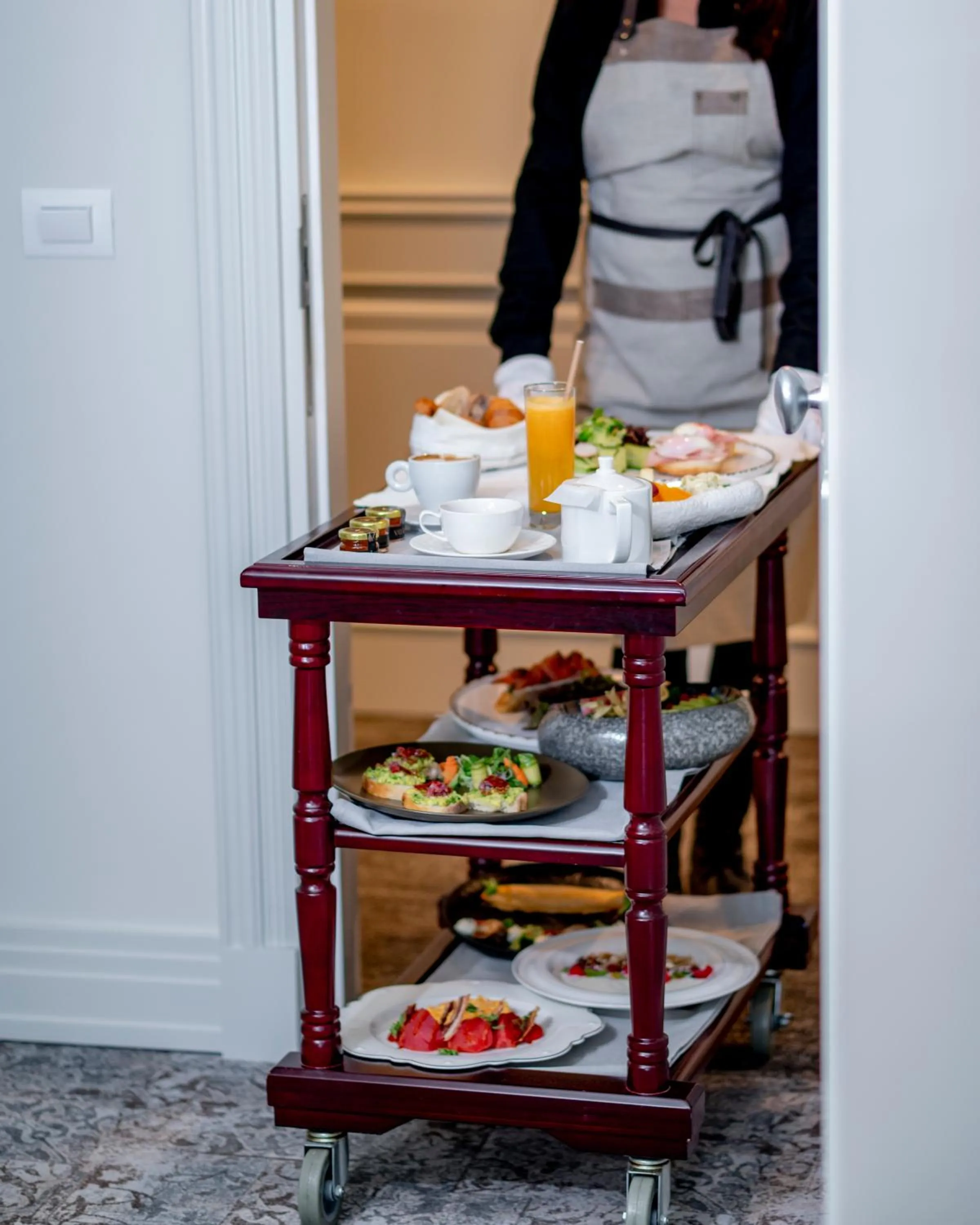 Food and drinks in VIZUALIZA Residence Hotel