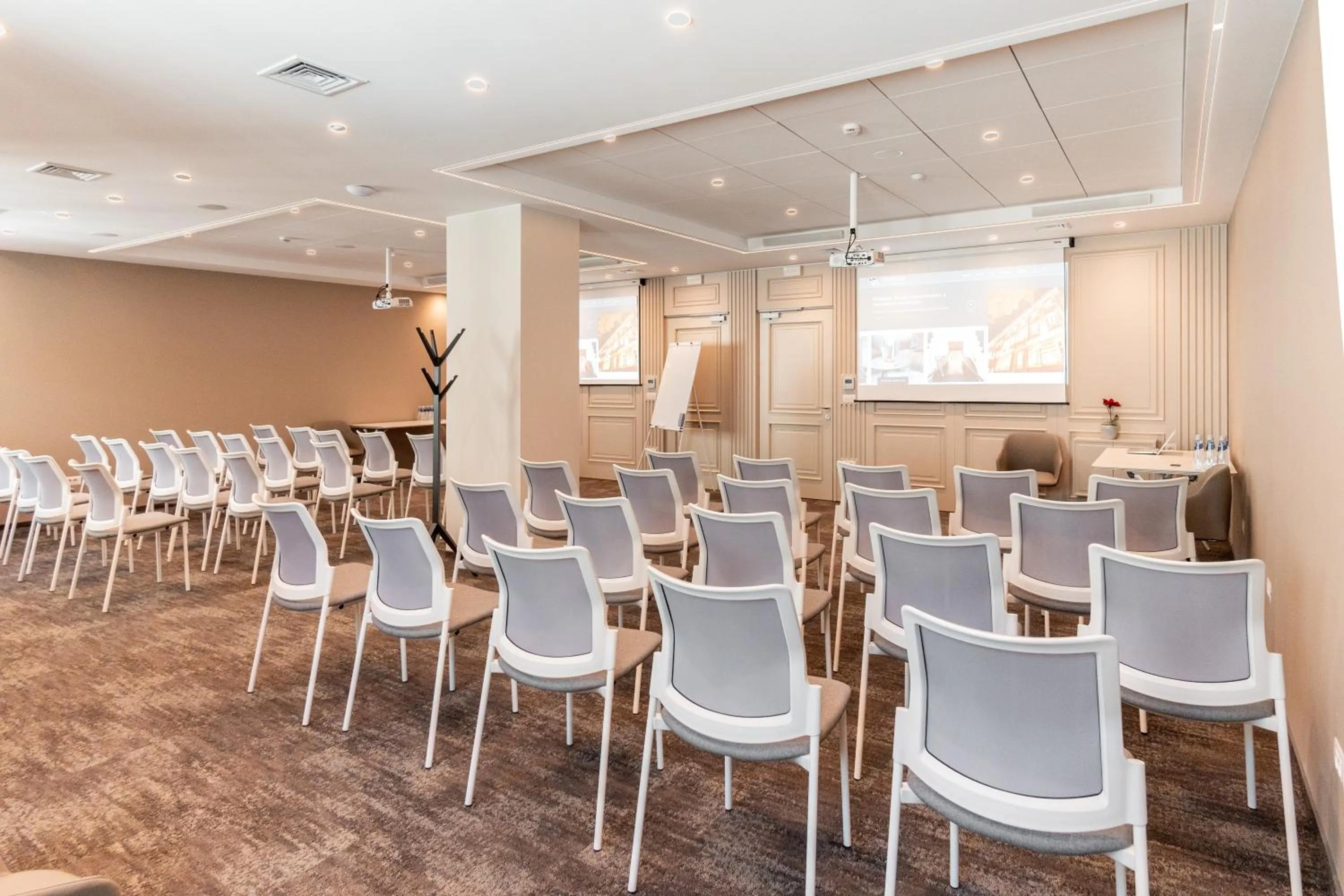 Meeting/conference room in VIZUALIZA Residence Hotel