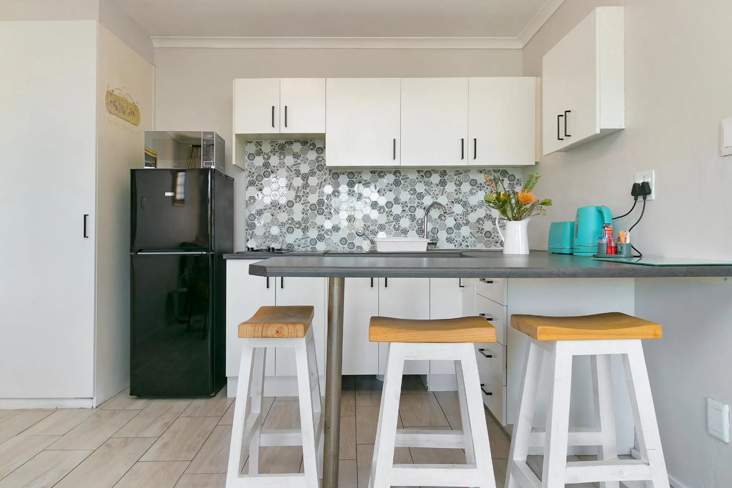 Kitchen or kitchenette in Serengeti selfcatering apartments Perfect Stay