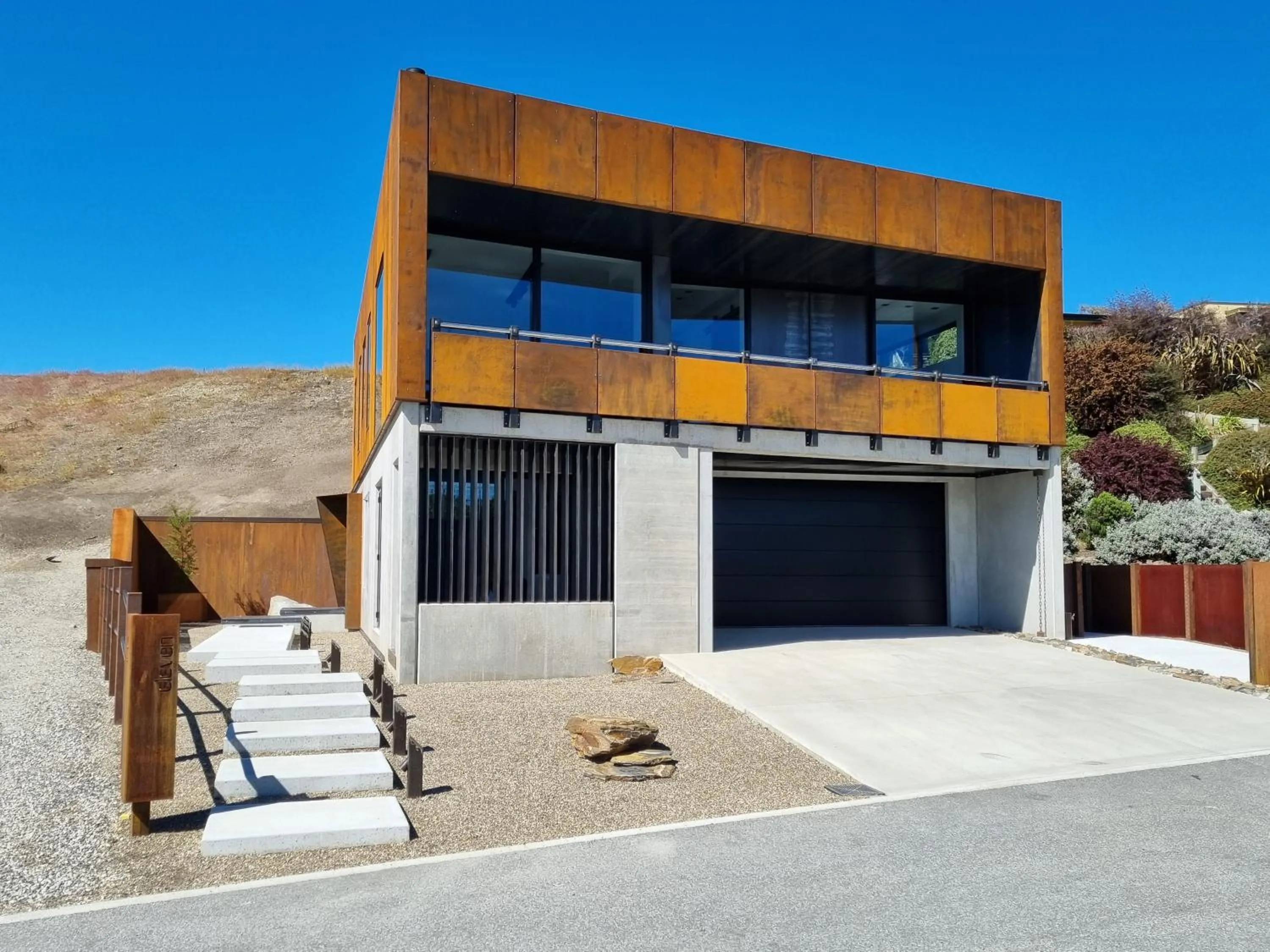 Property building in Hukamanu Lodge