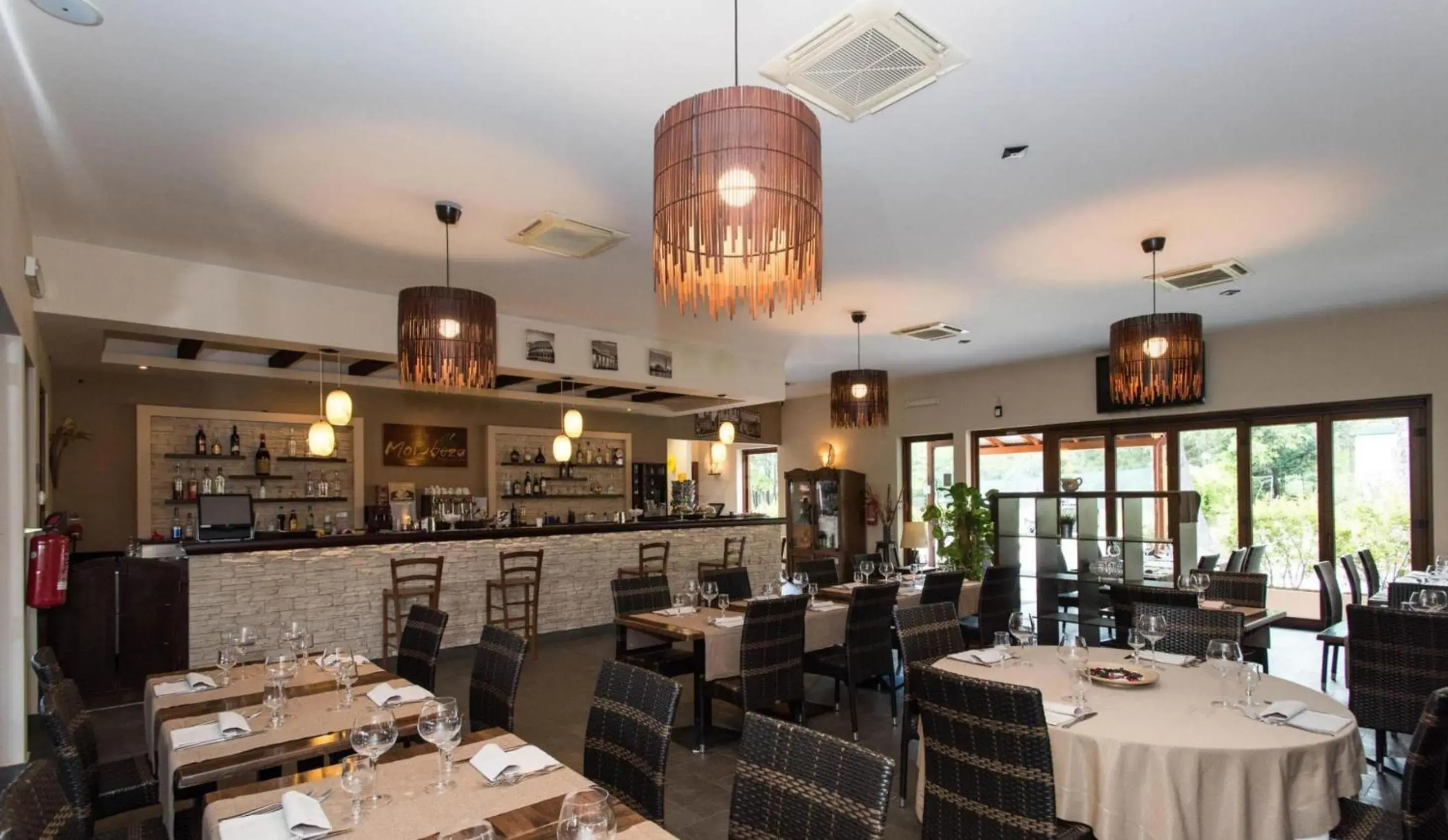 Restaurant/places to eat in Happy Village & Camping Restaurant/places to eat in Happy Village & Camping