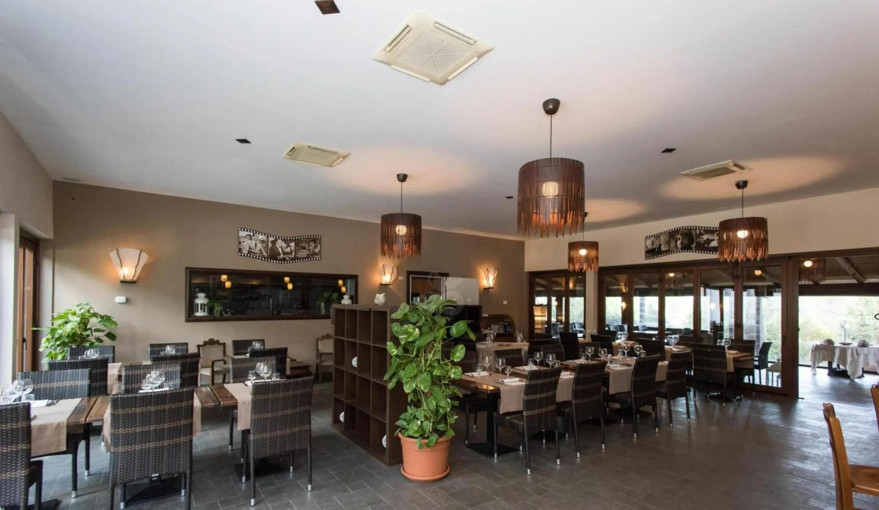 Restaurant/places to eat in Happy Village & Camping Restaurant/places to eat in Happy Village & Camping