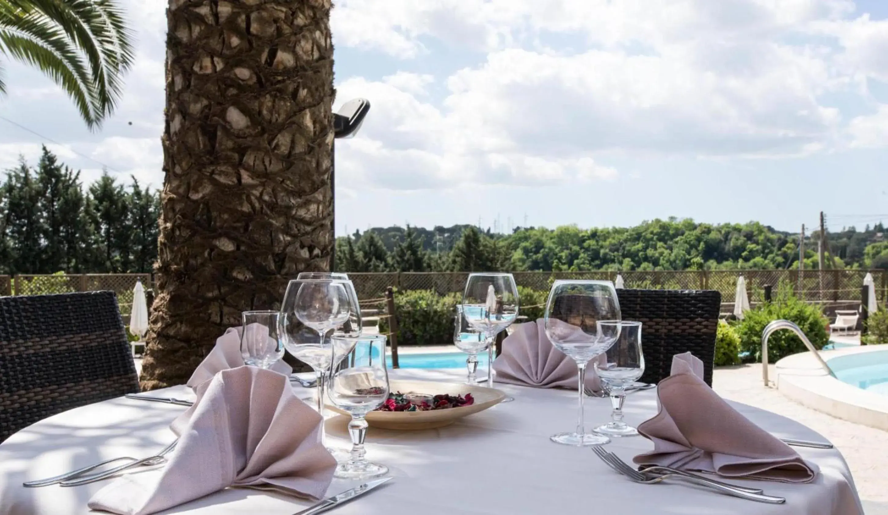 Restaurant/places to eat in Happy Village & Camping Restaurant/places to eat in Happy Village & Camping