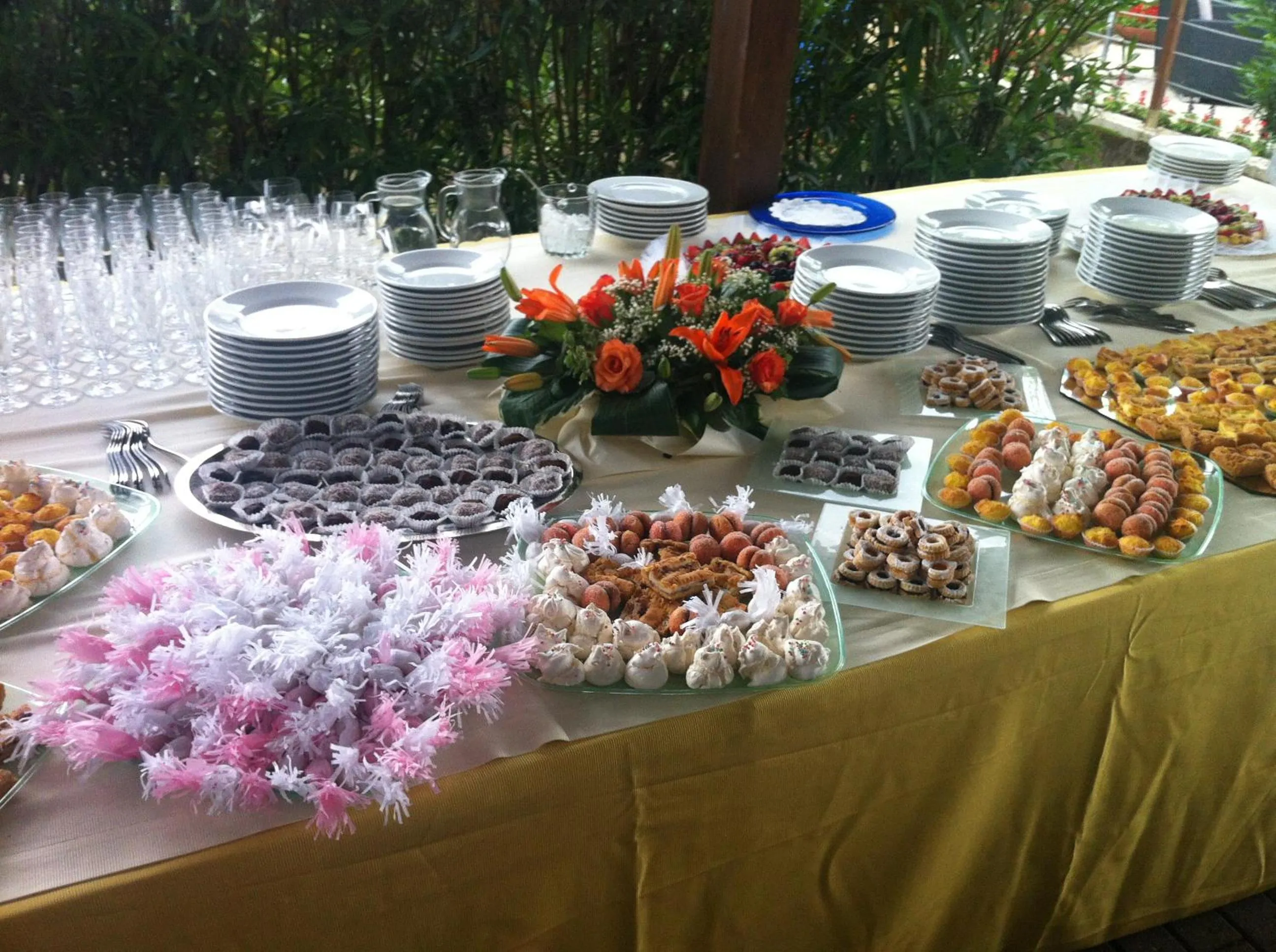 Restaurant/places to eat in Happy Village & Camping