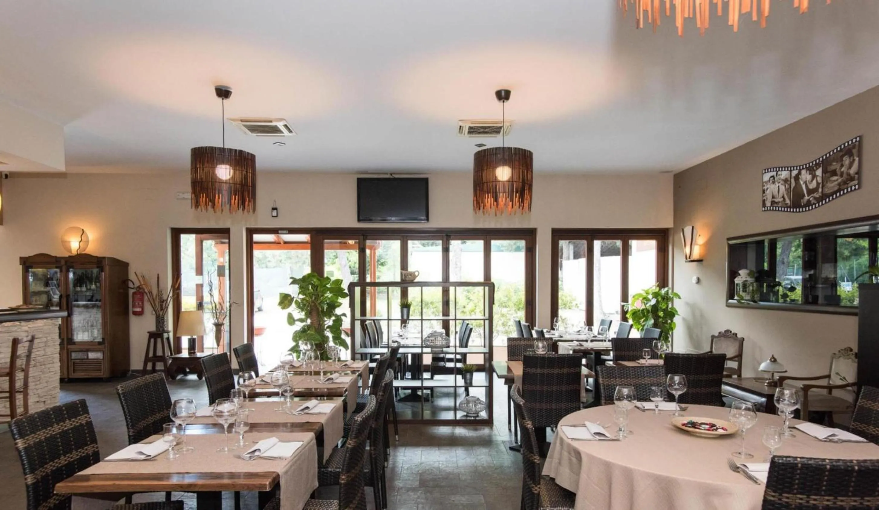 Restaurant/places to eat in Happy Village & Camping