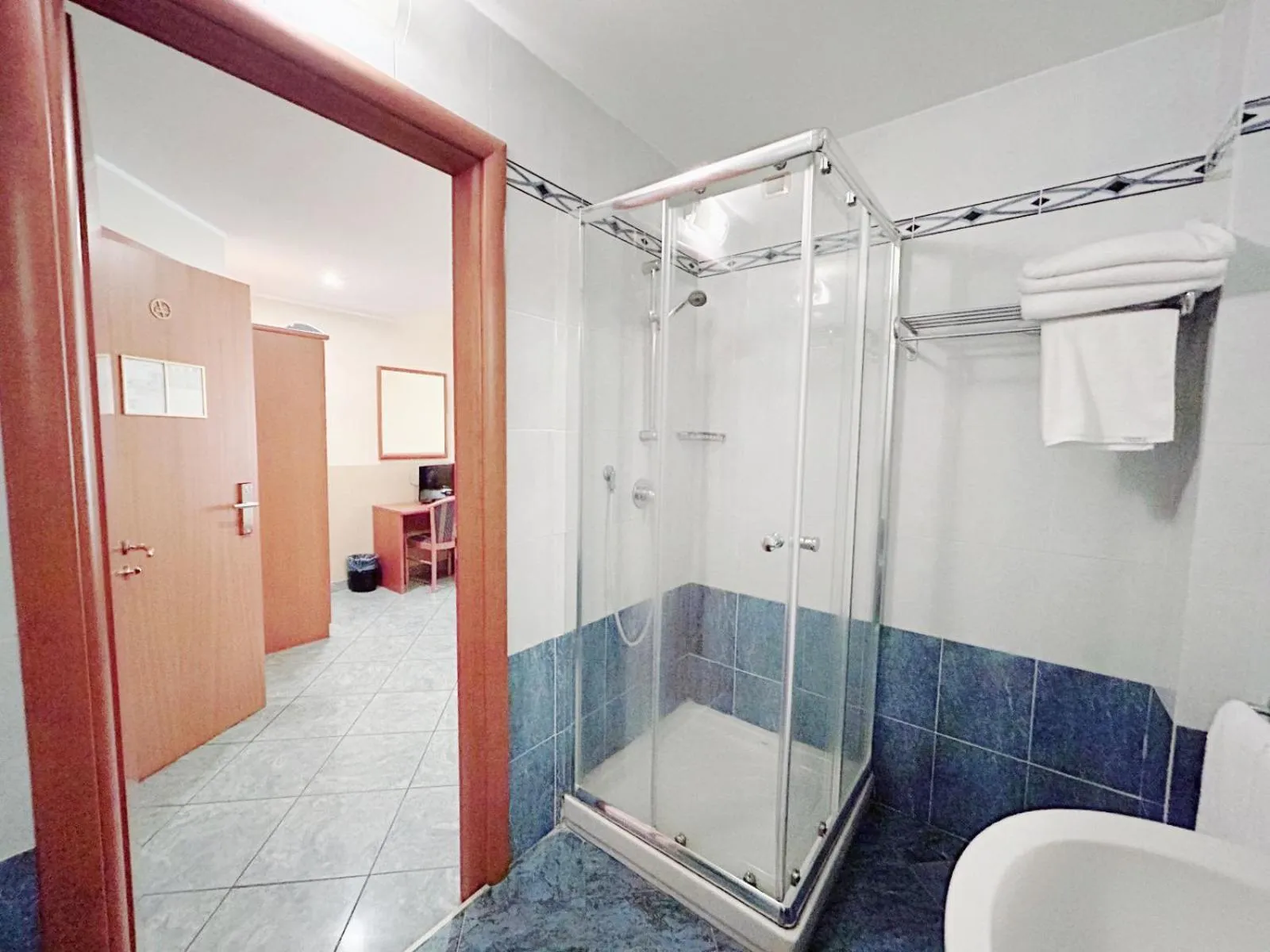 Shower in Hotel Vitruvio