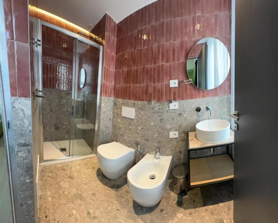 Shower in Hotel Vitruvio