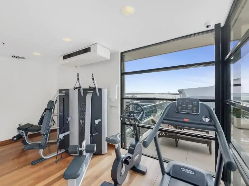 Stunning studio -Gym, Pool & Parking Zodiak Stays