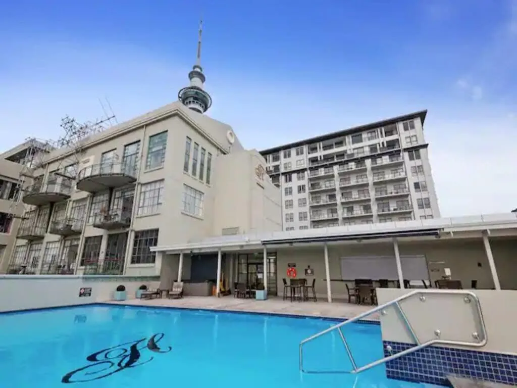 Stunning studio -Gym, Pool & Parking Zodiak Stays