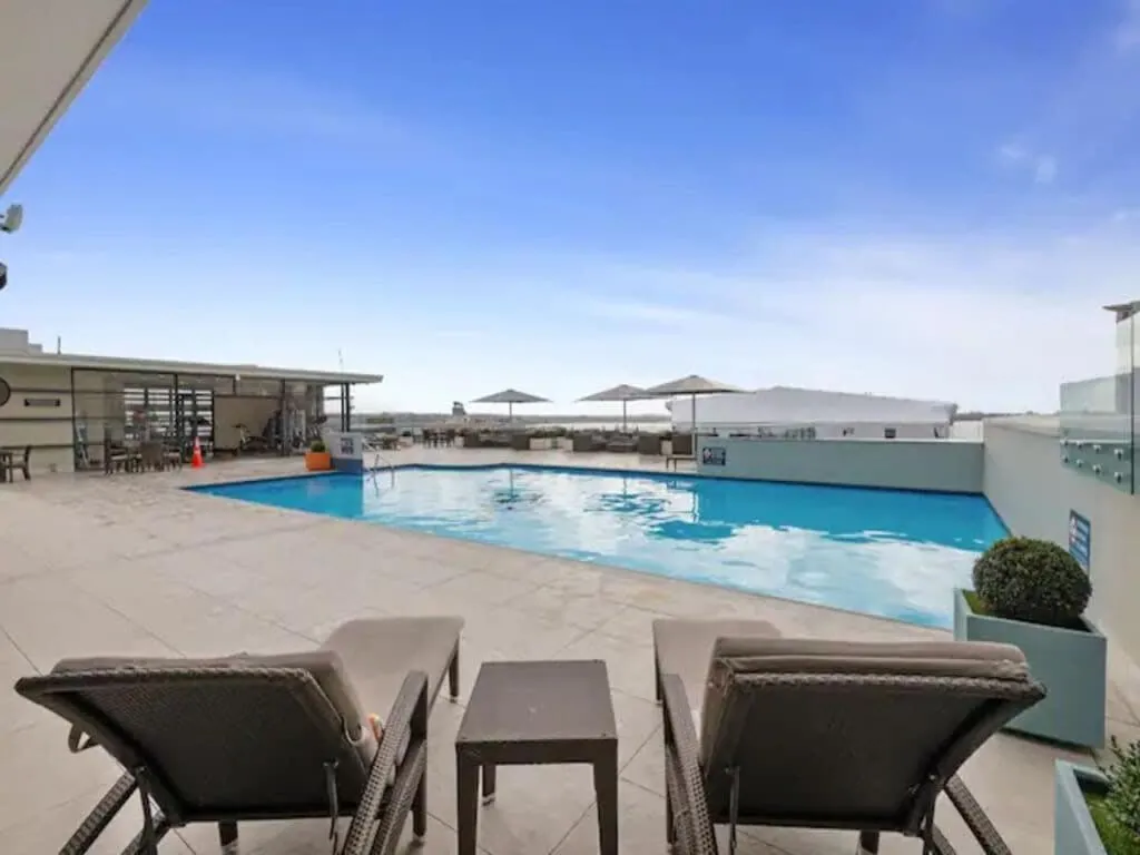 Stunning studio -Gym, Pool & Parking Zodiak Stays