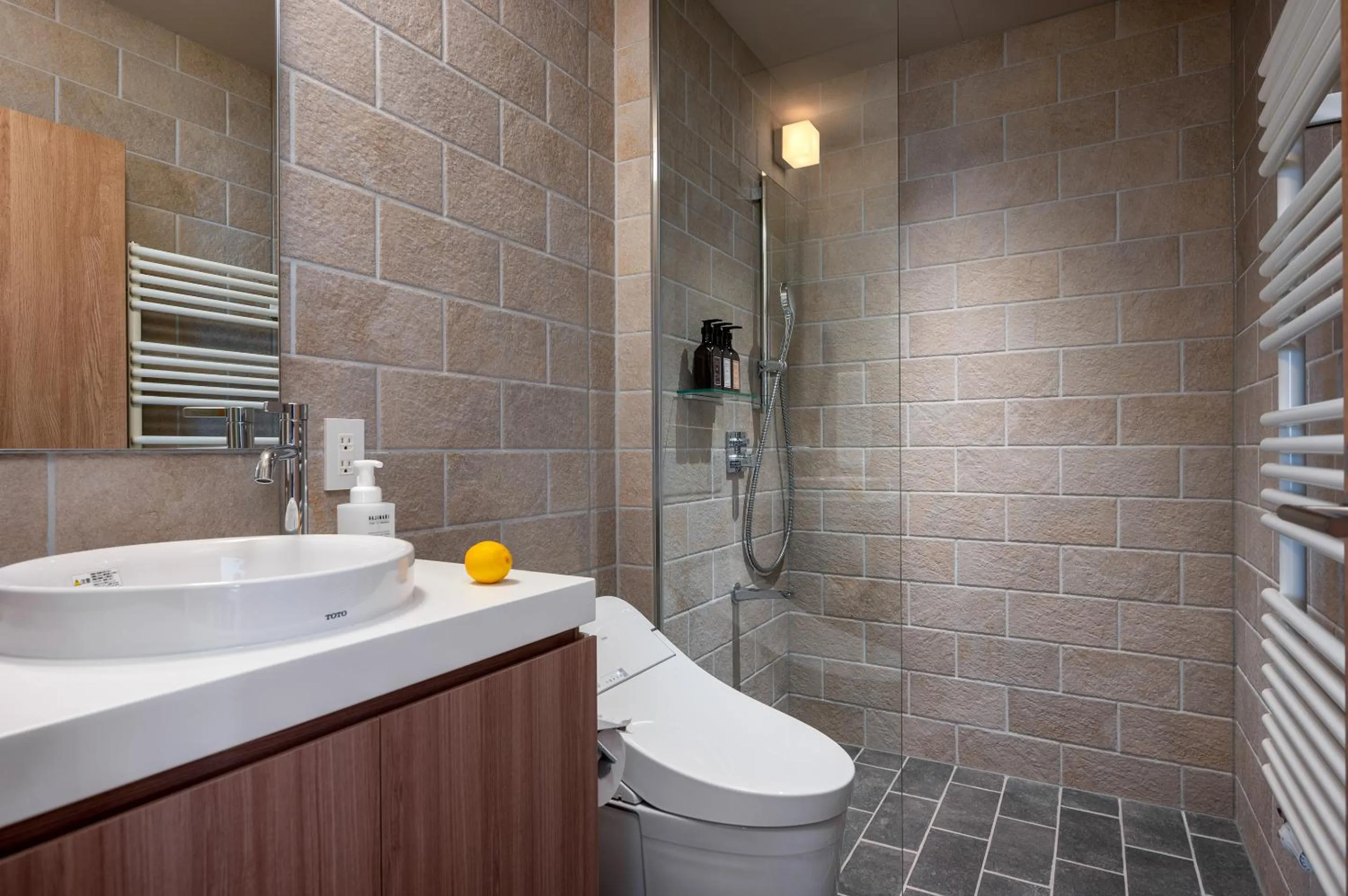 Bathroom in Kaku Place by H2 Life