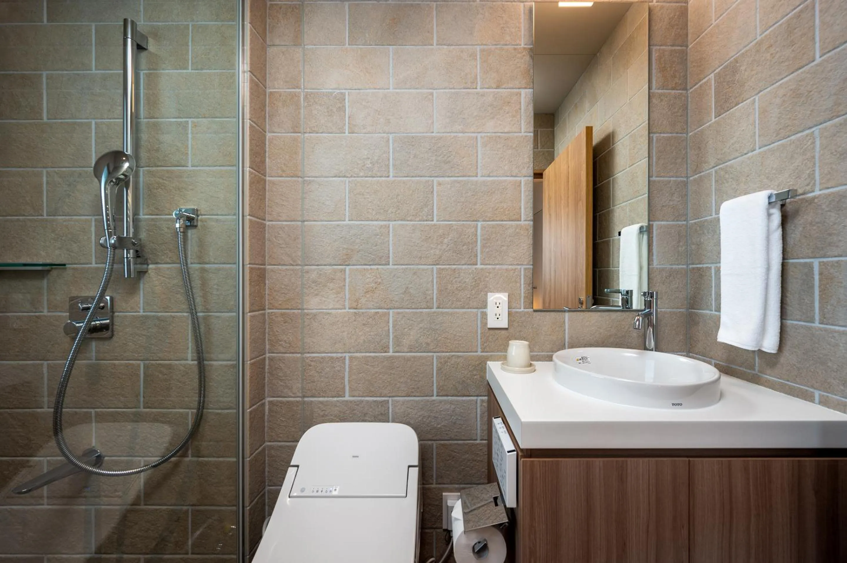 Bathroom in Kaku Place by H2 Life