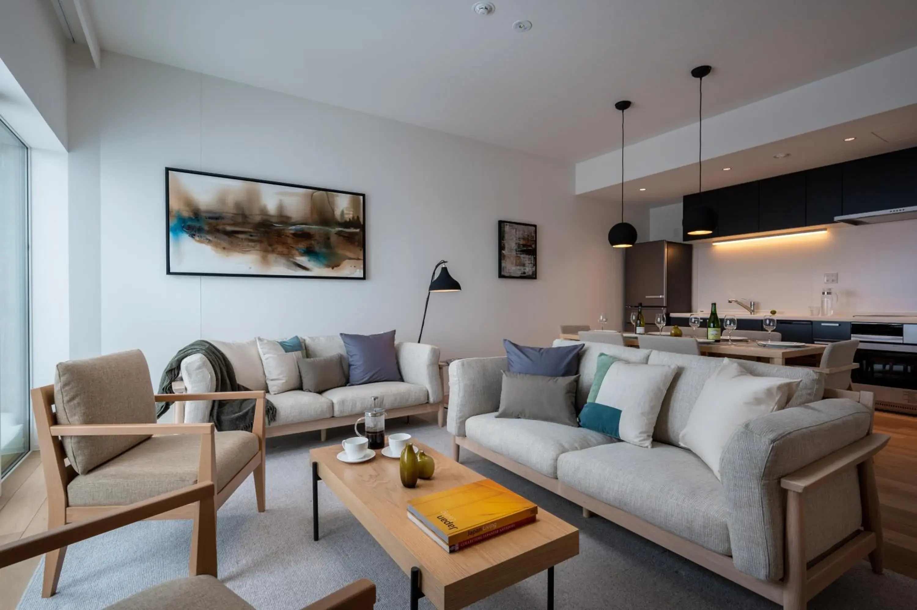 Three-Bedroom Apartment in Kaku Place by H2 Life Three-Bedroom Apartment in Kaku Place by H2 Life