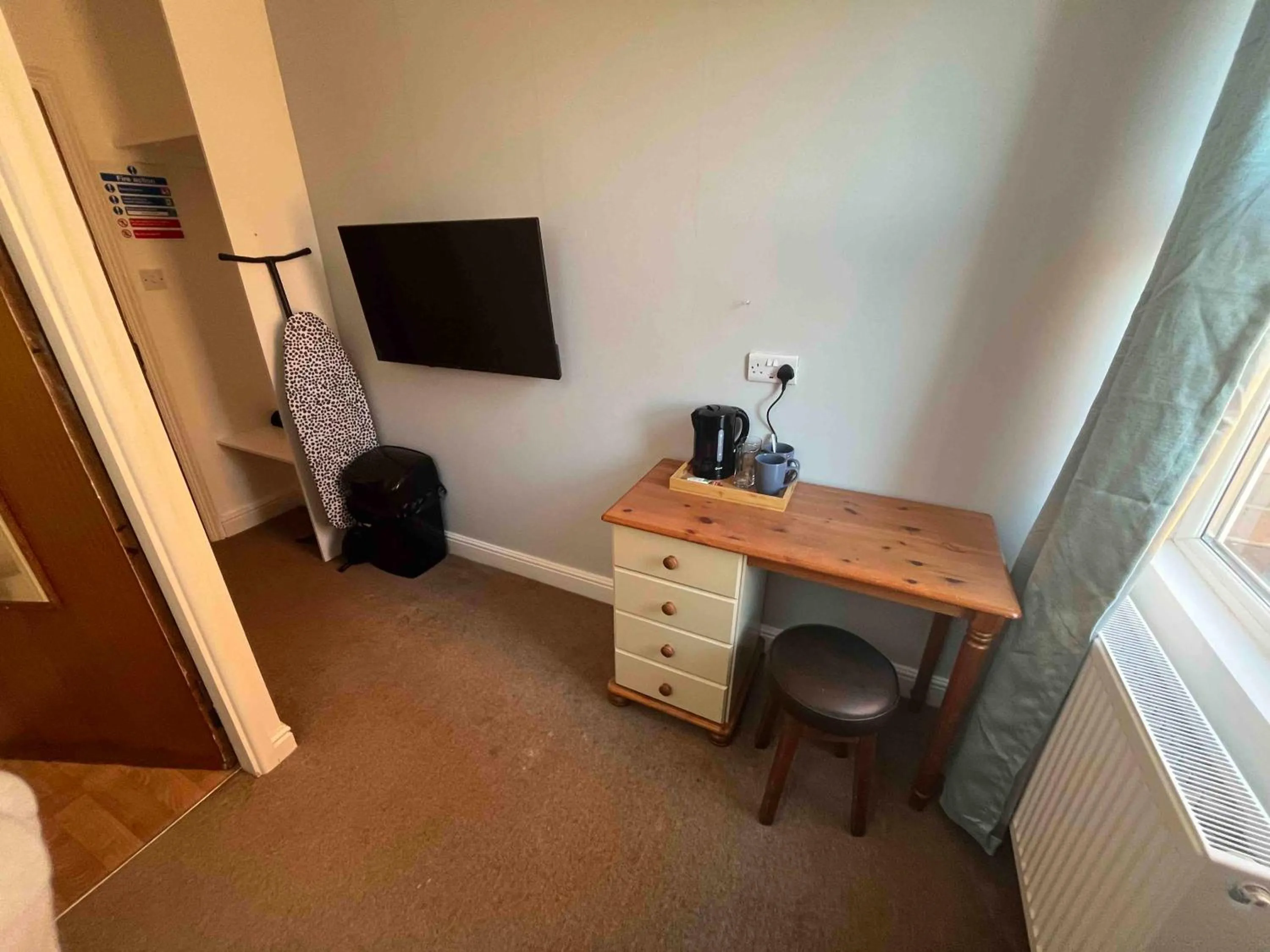 The Linden Leaf Rooms